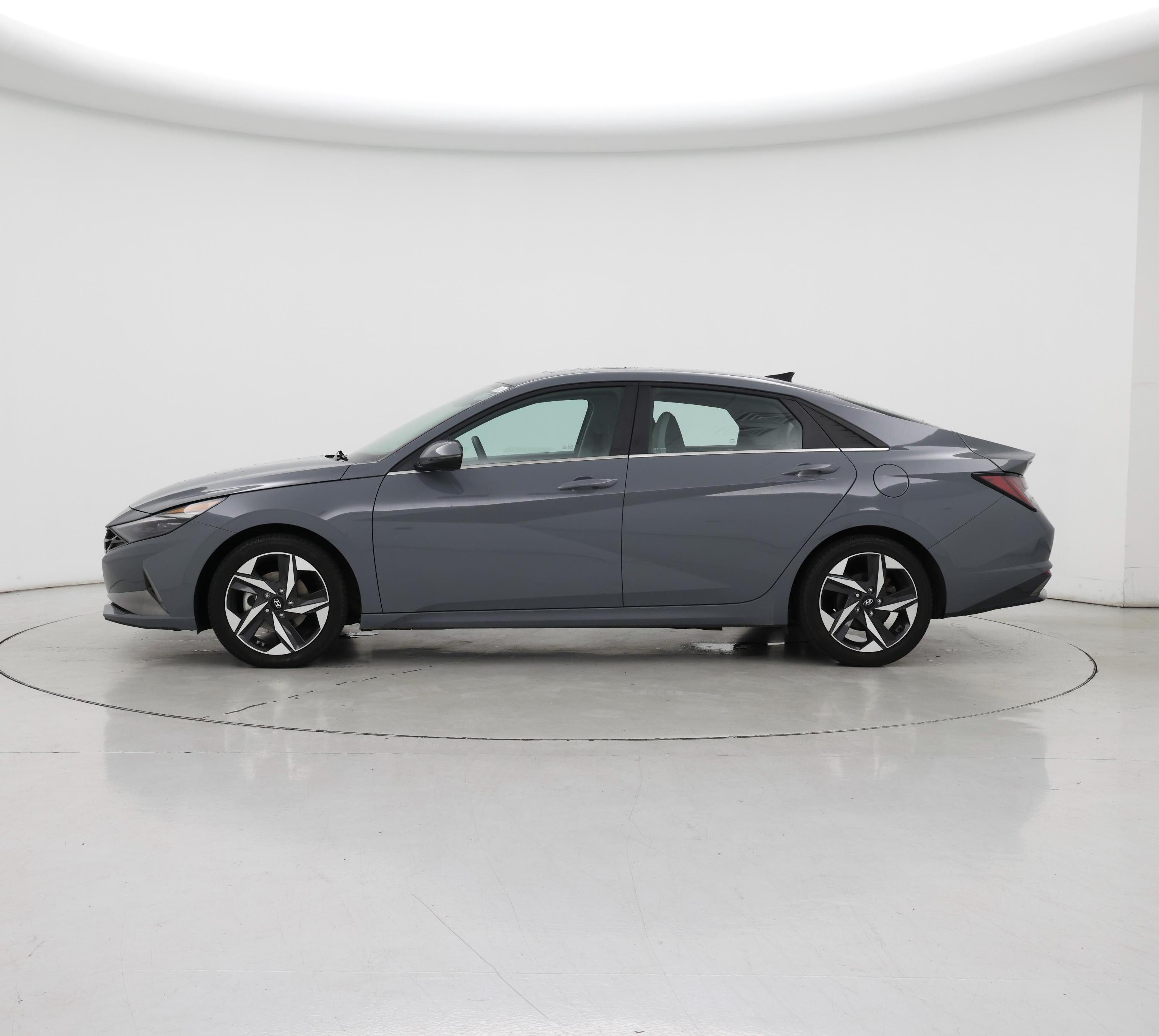 Thumbnail: 2022 Hyundai Elantra - 3
