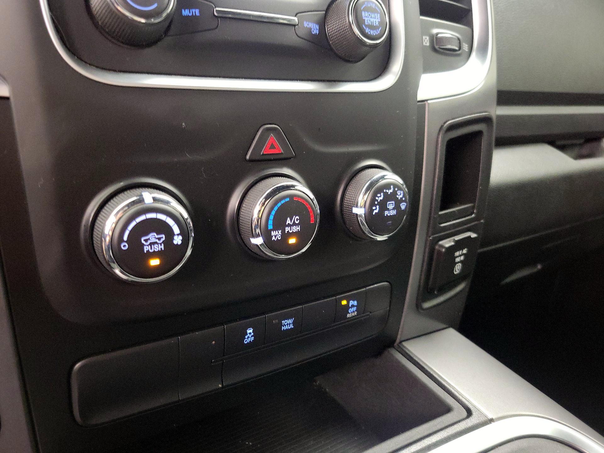 Thumbnail: 2022 RAM 1500 Classic - 16