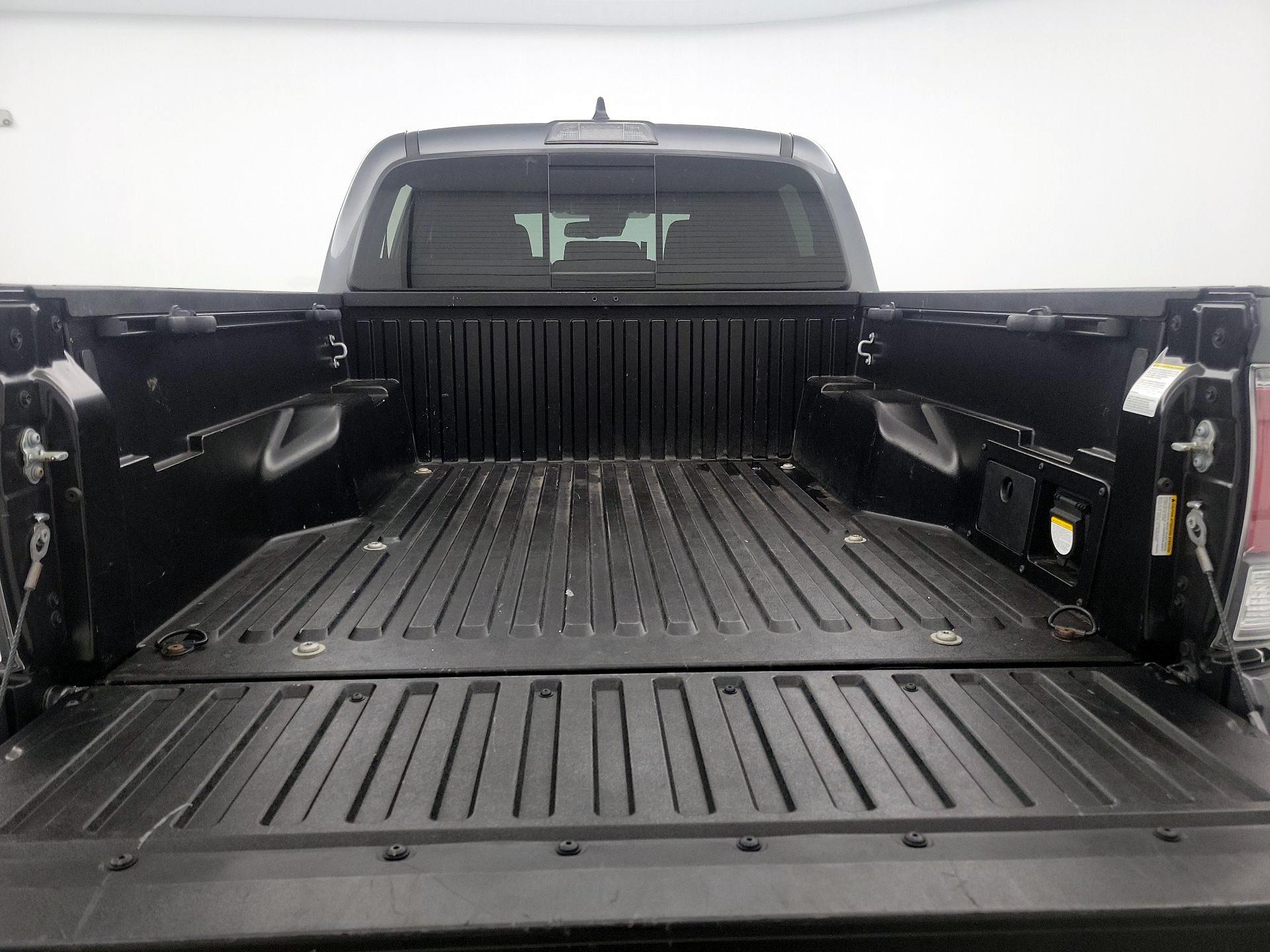 Thumbnail: 2022 Toyota Tacoma - 20