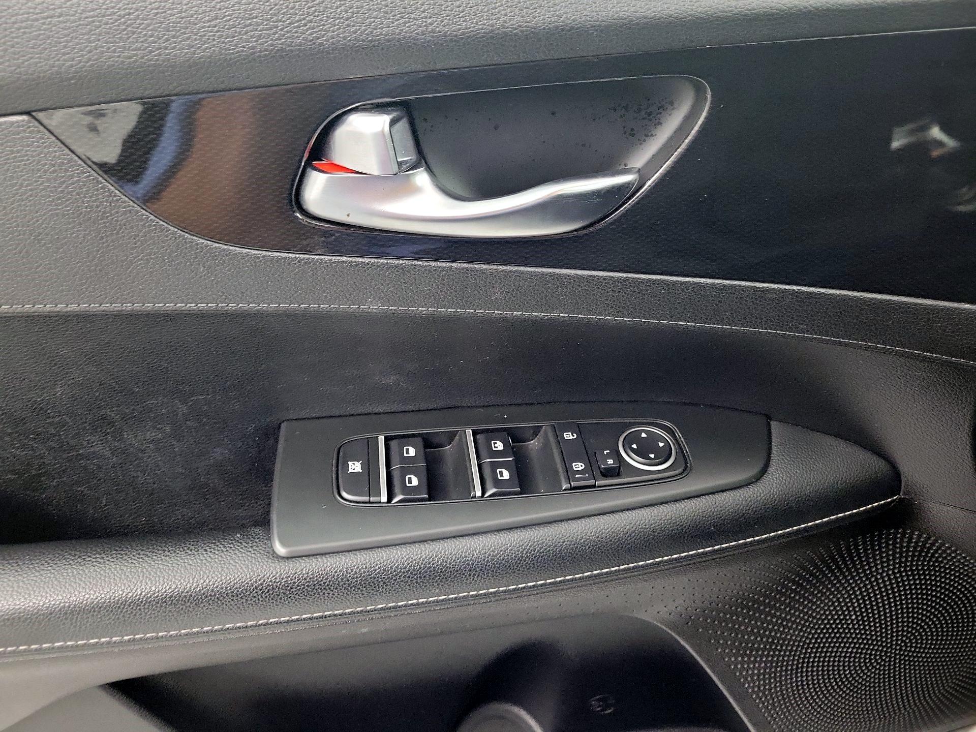 Thumbnail: 2021 Kia Forte - 10