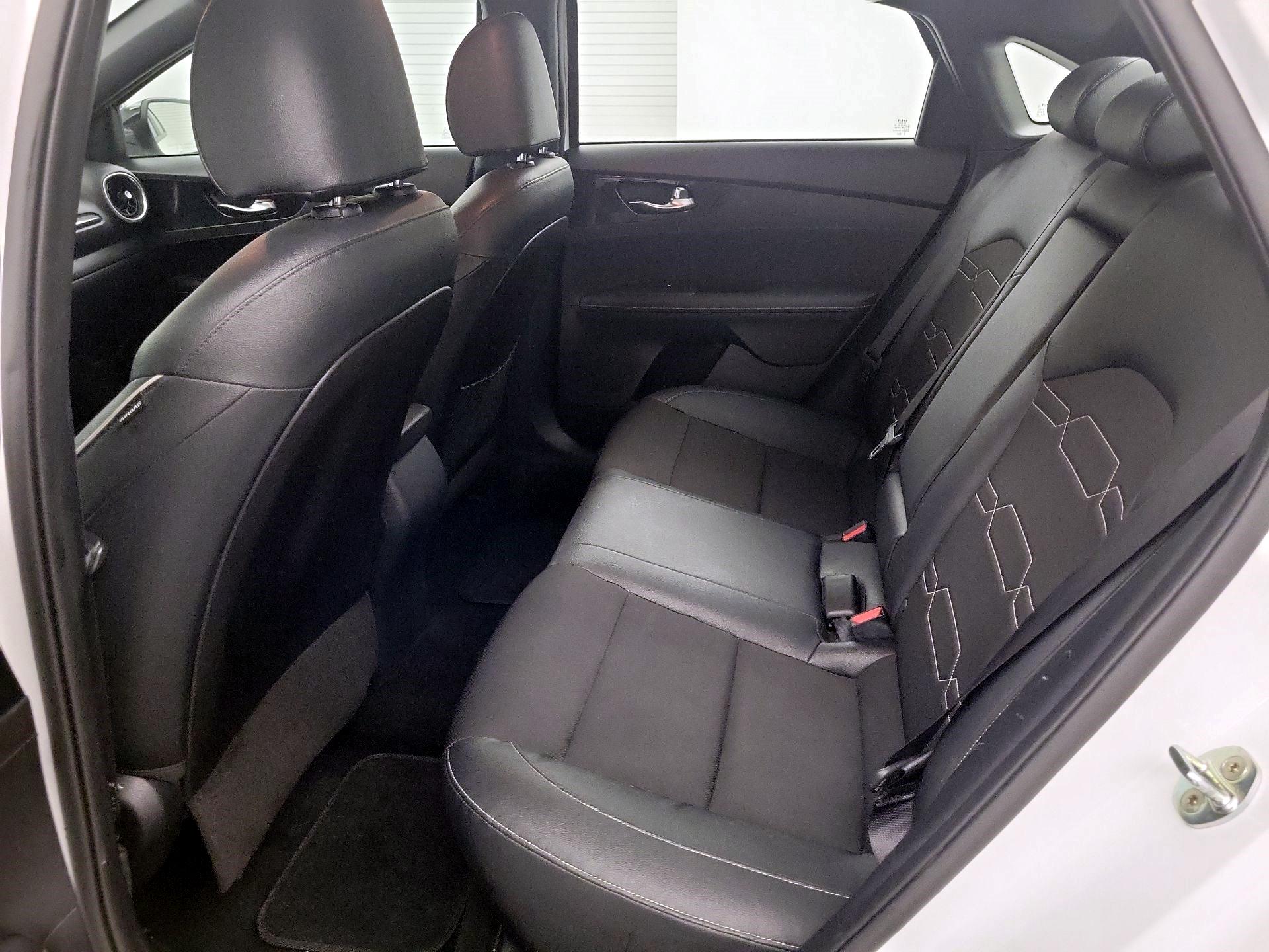 Thumbnail: 2021 Kia Forte - 17