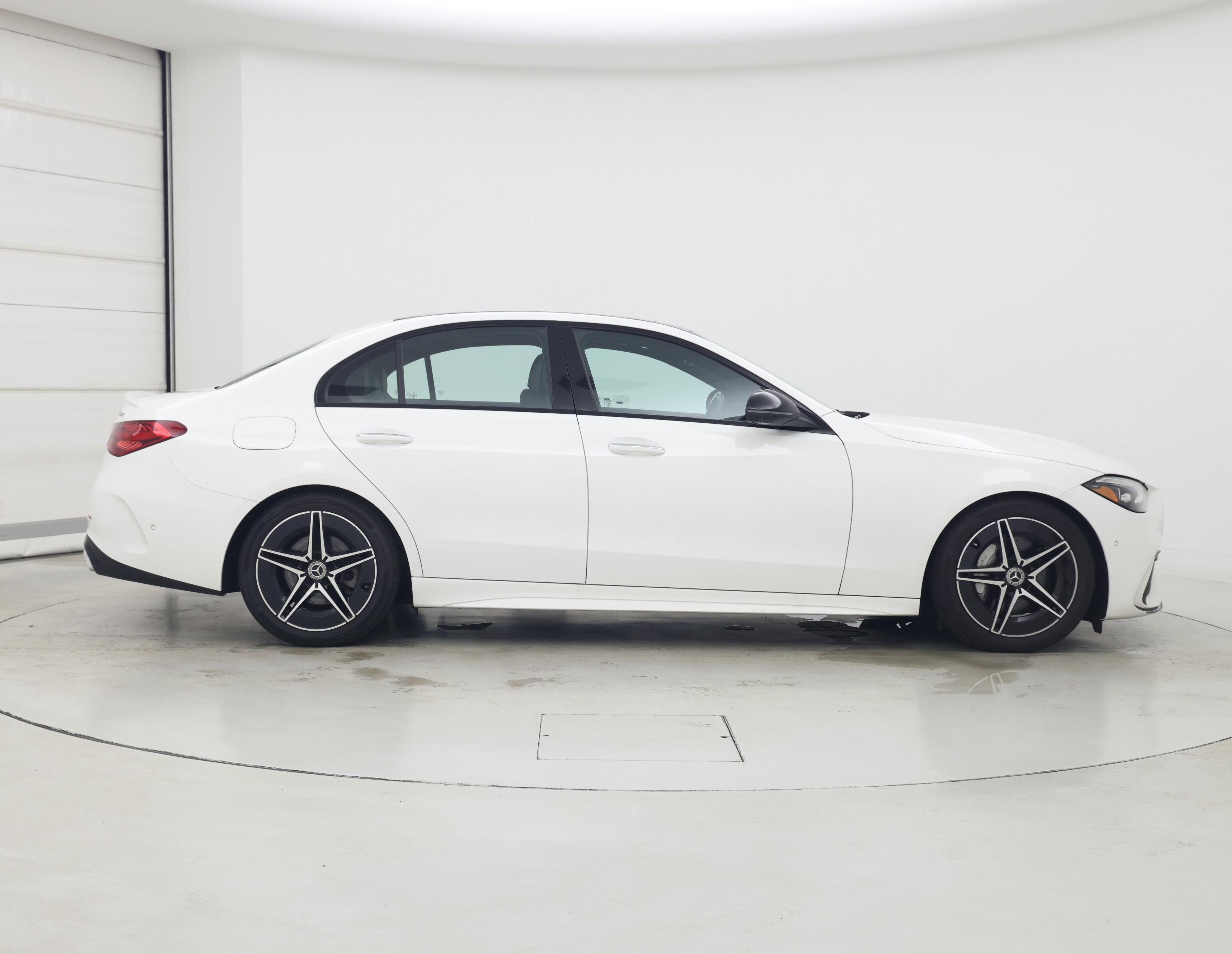 Thumbnail: 2022 Mercedes-Benz C-Class - 7