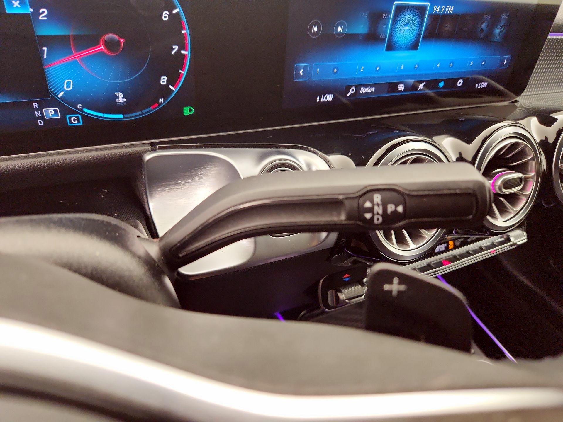 Thumbnail: 2021 Mercedes-Benz GLB - 17