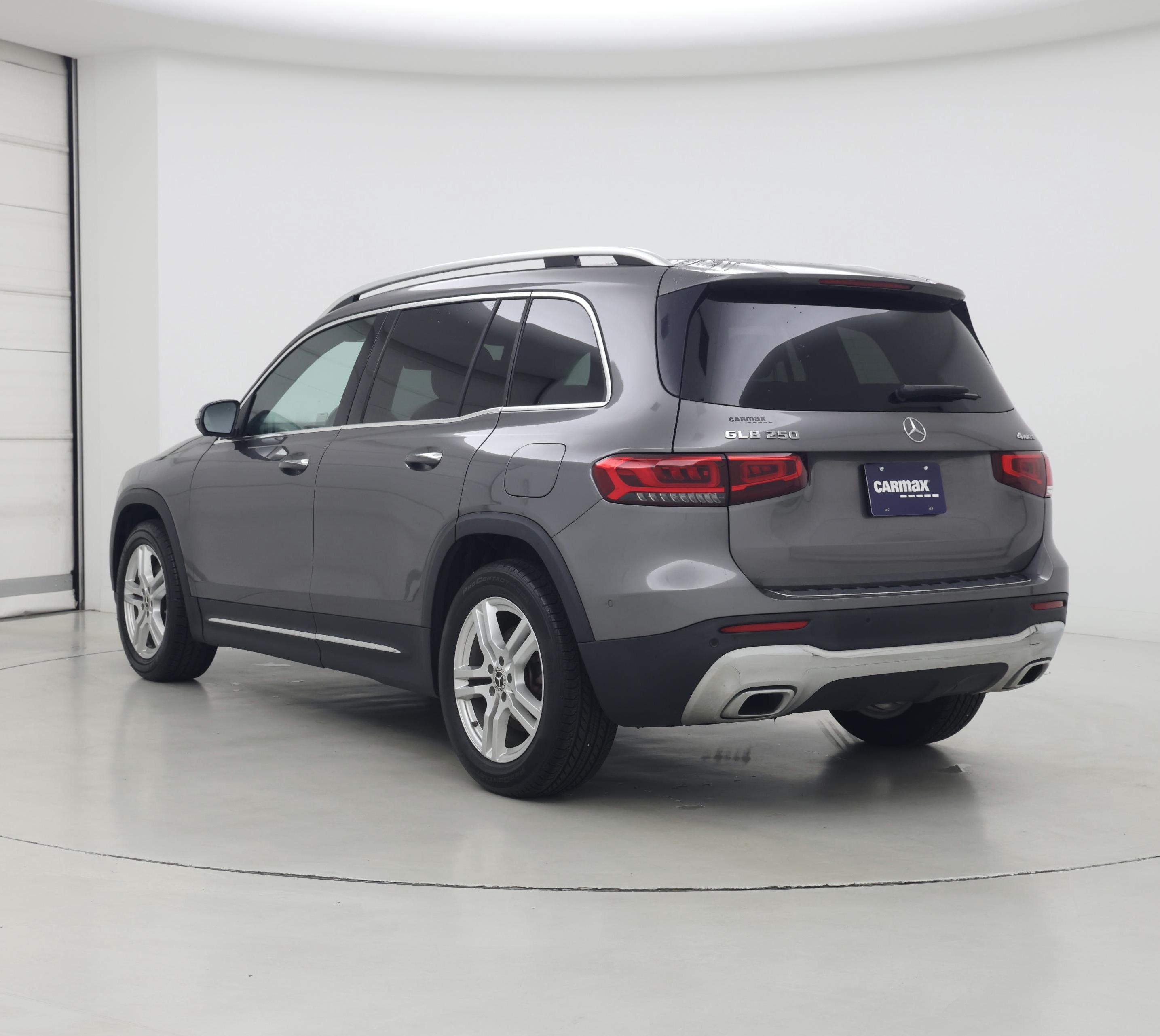 Thumbnail: 2021 Mercedes-Benz GLB - 2