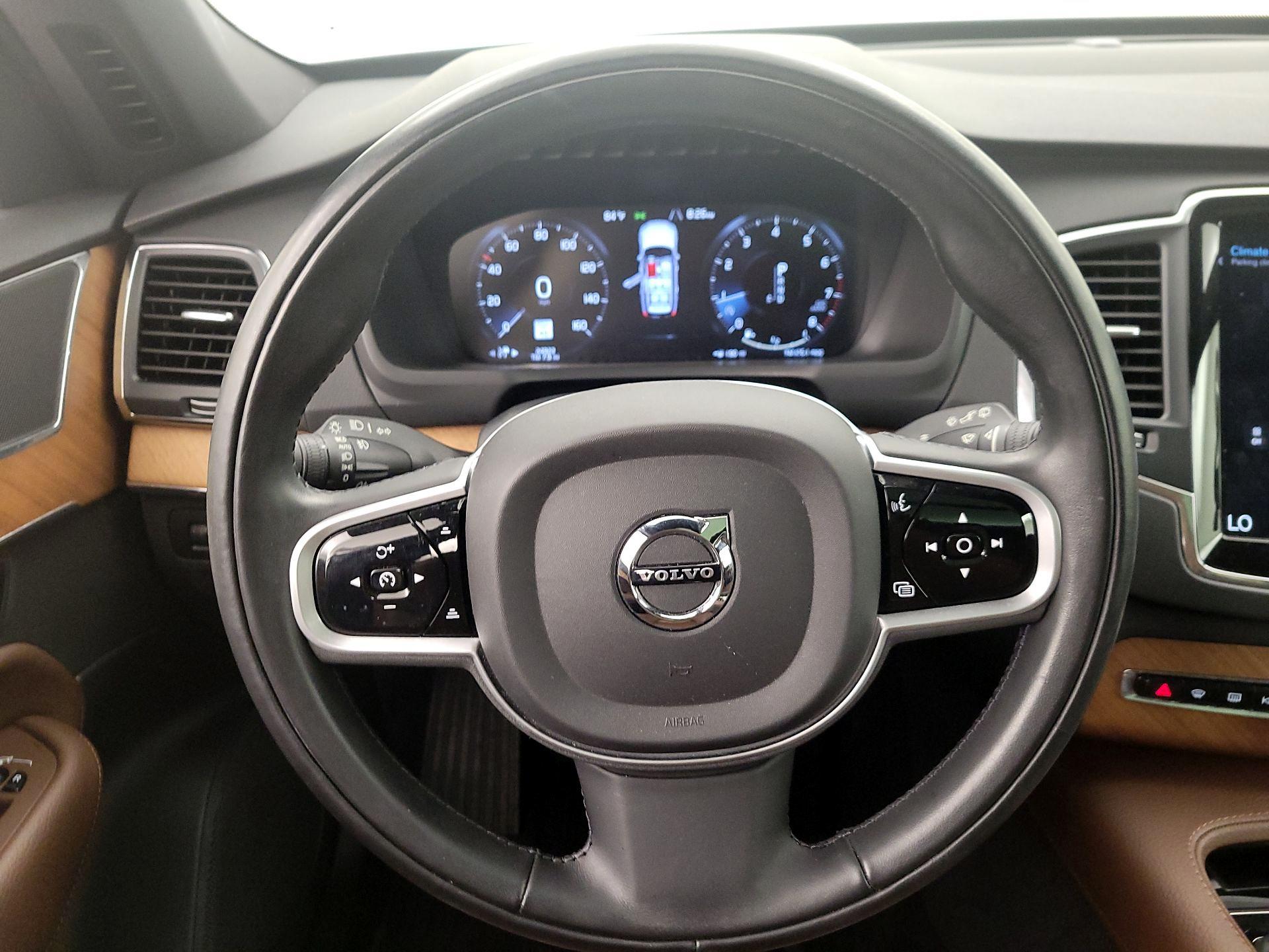 Thumbnail: 2022 Volvo XC90 - 10