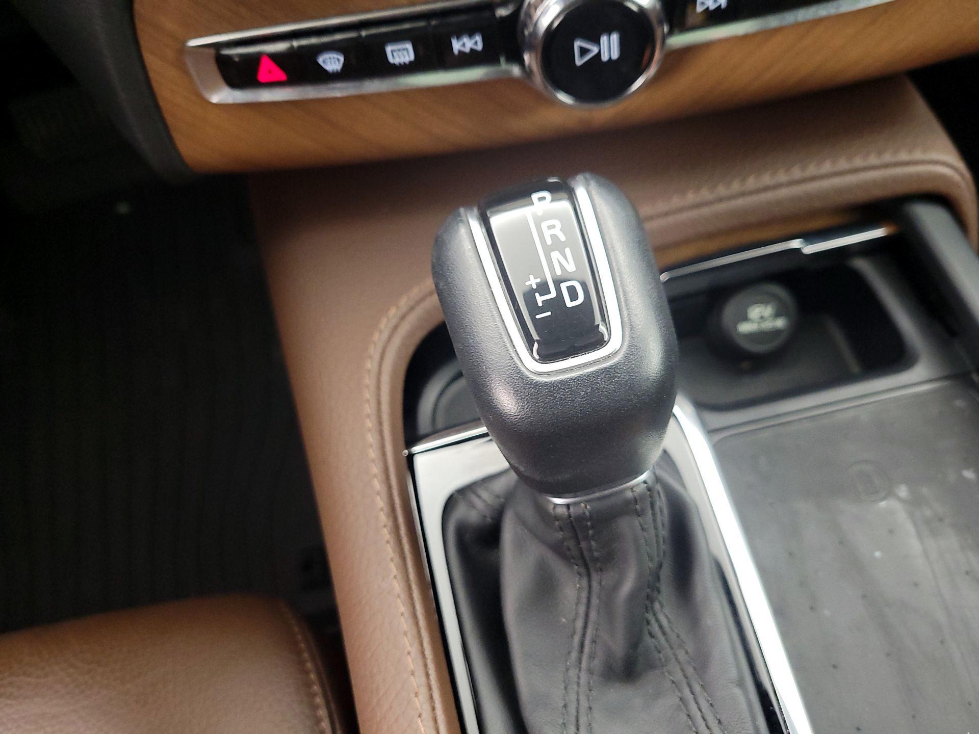 Thumbnail: 2022 Volvo XC90 - 18