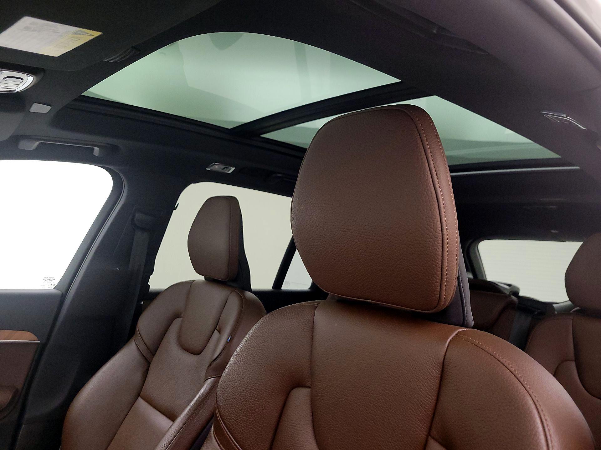 Thumbnail: 2022 Volvo XC90 - 20