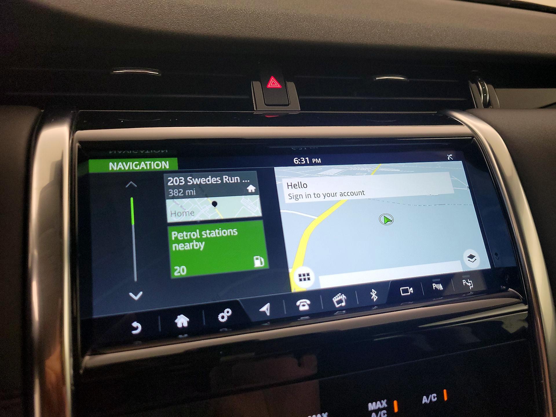 Thumbnail: 2020 Land Rover Discovery Sport - 14