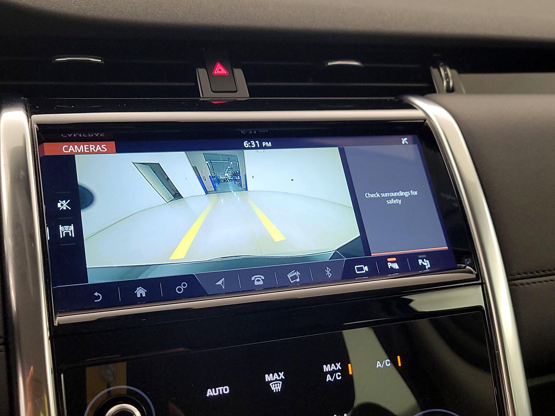 Thumbnail: 2020 Land Rover Discovery Sport - 15
