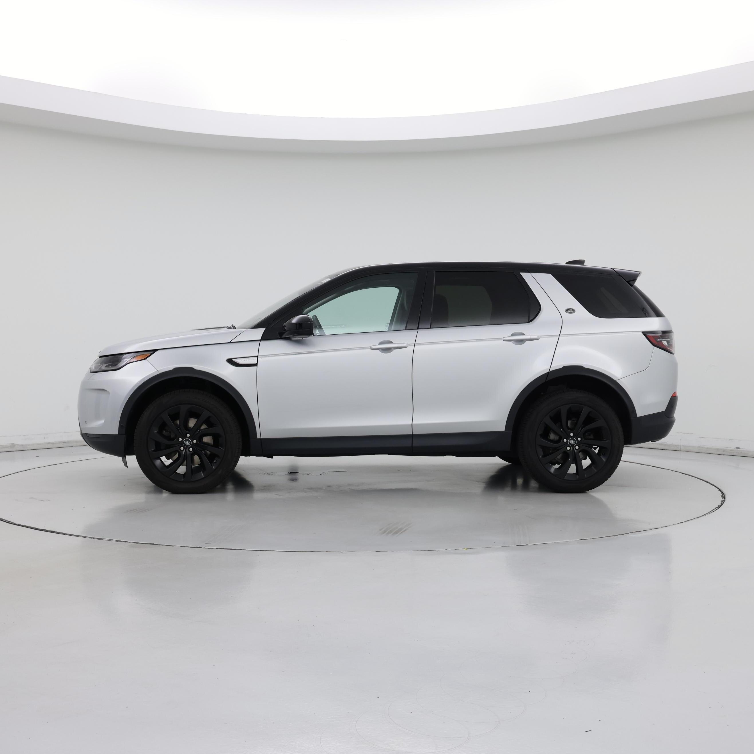 Thumbnail: 2020 Land Rover Discovery Sport - 3