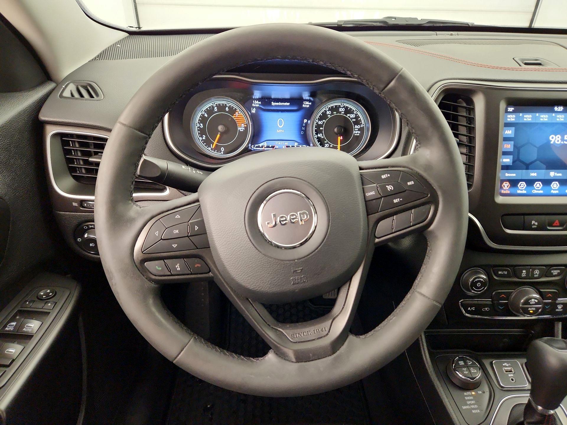 Thumbnail: 2021 Jeep Cherokee - 10