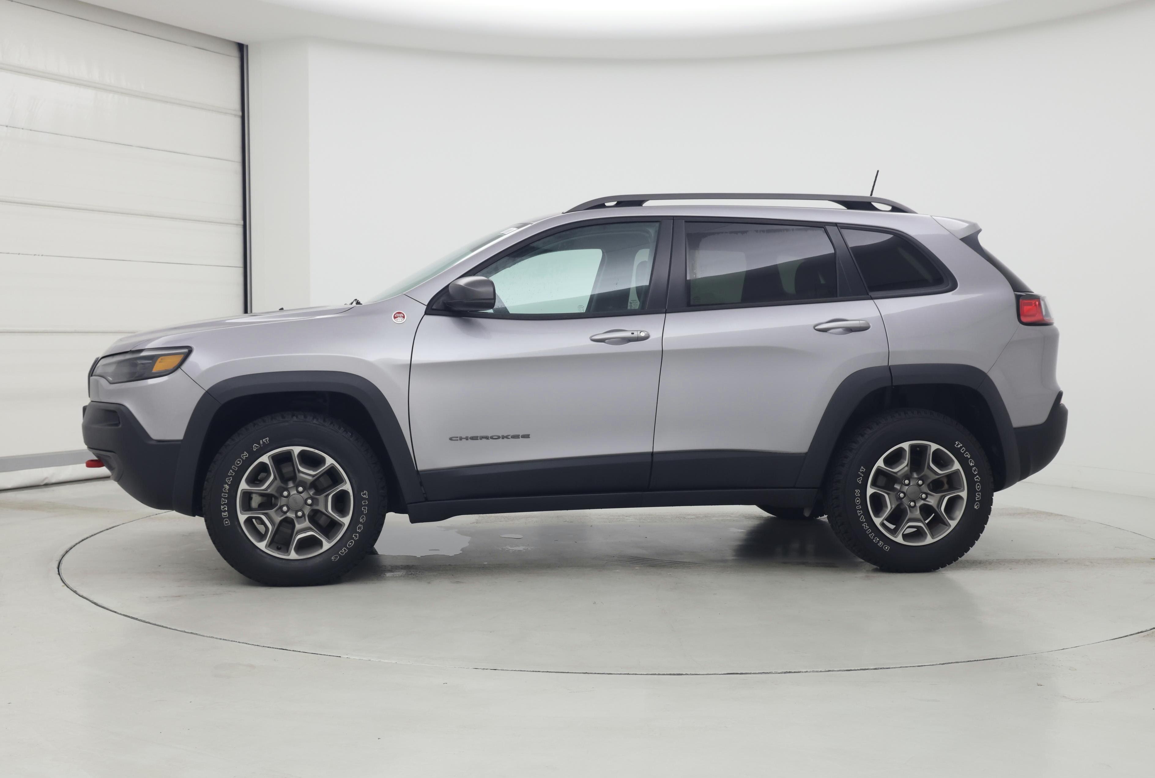 Thumbnail: 2021 Jeep Cherokee - 3