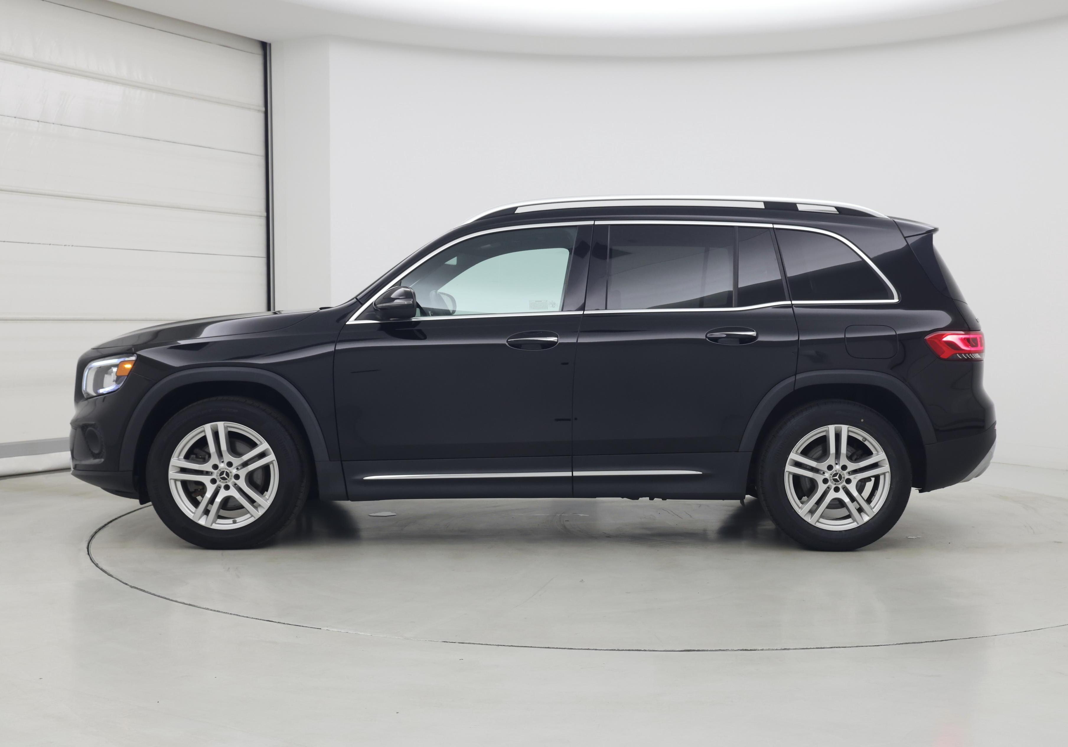 Thumbnail: 2021 Mercedes-Benz GLB - 3