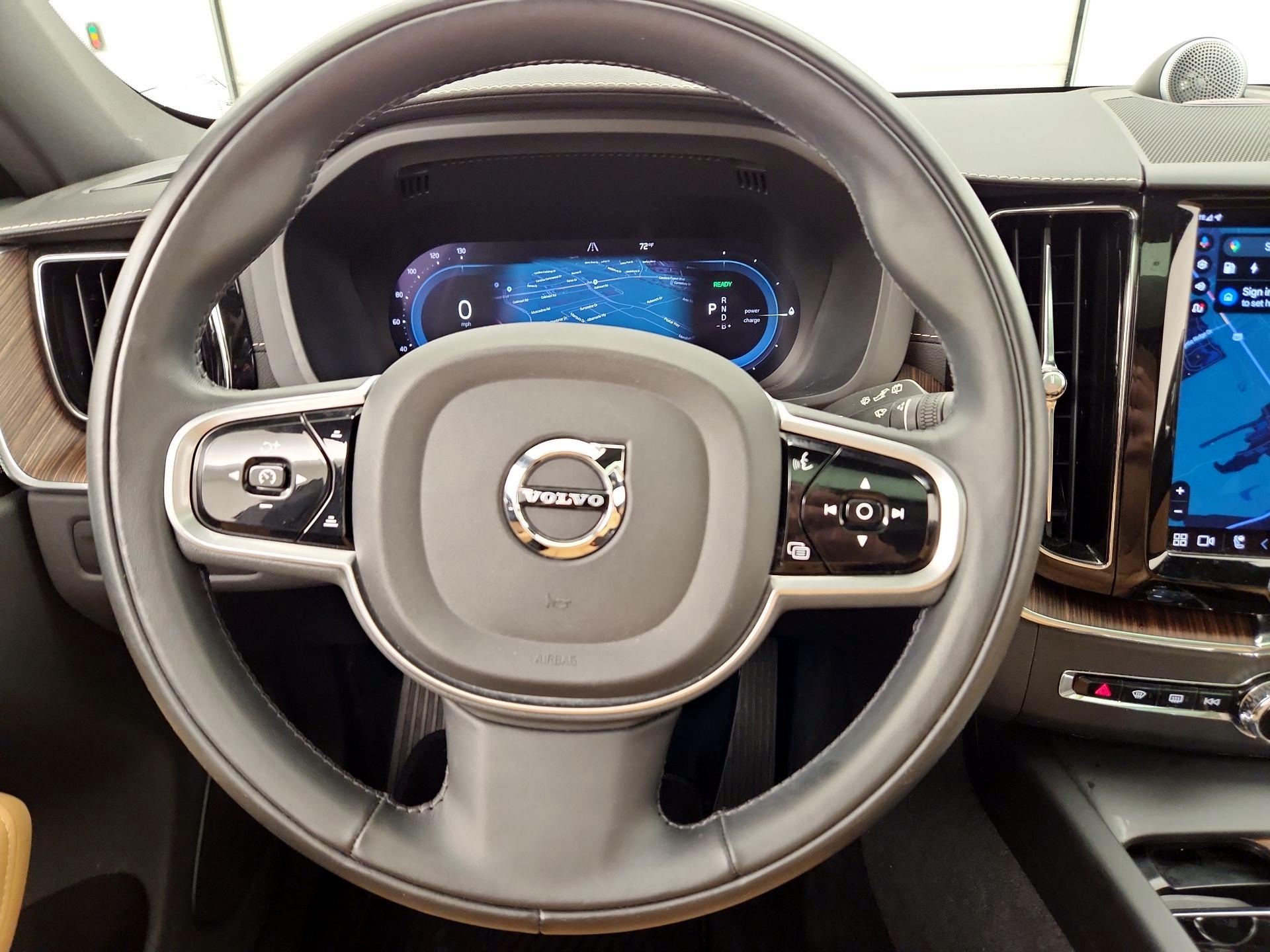 Thumbnail: 2022 Volvo XC60 - 10