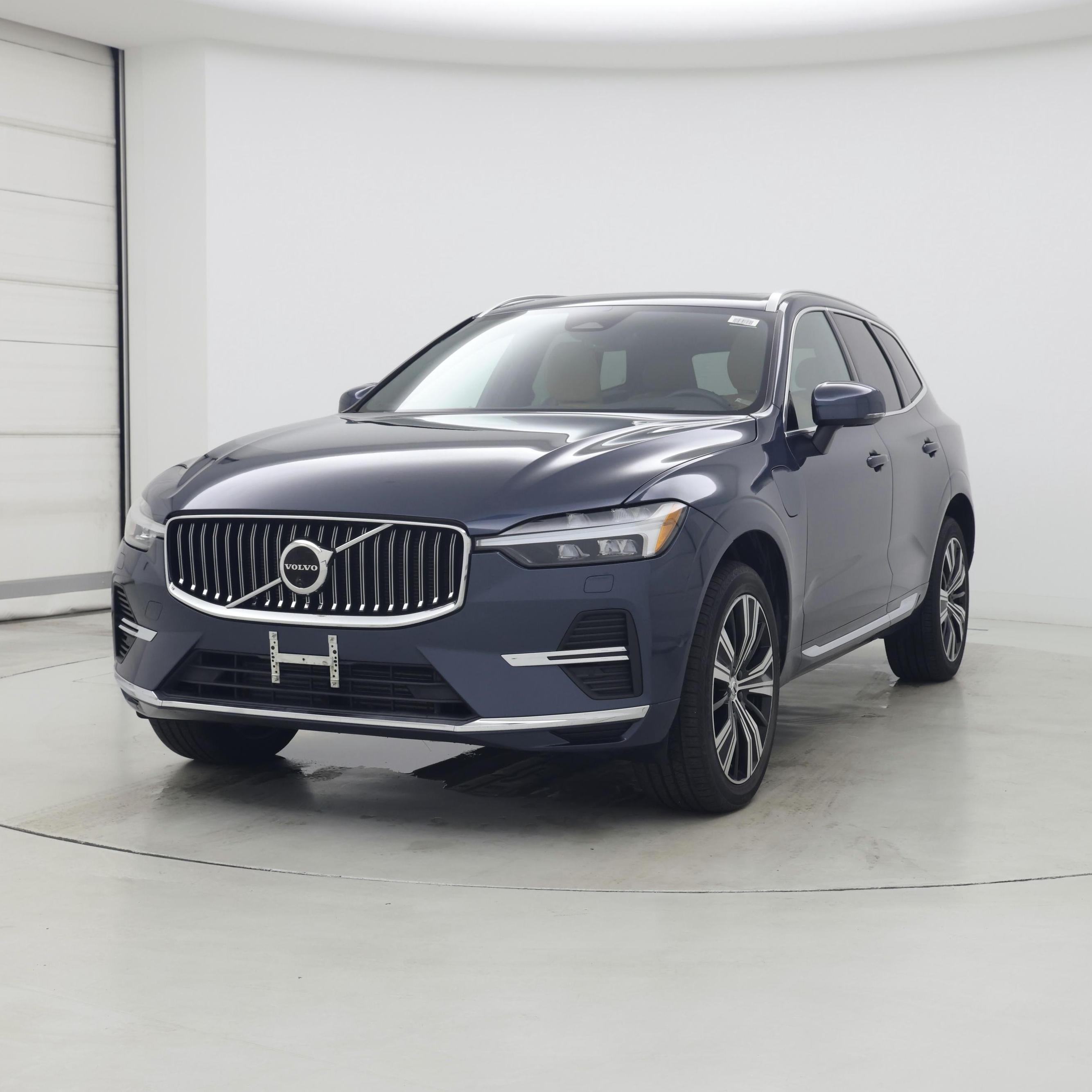 Thumbnail: 2022 Volvo XC60 - 4