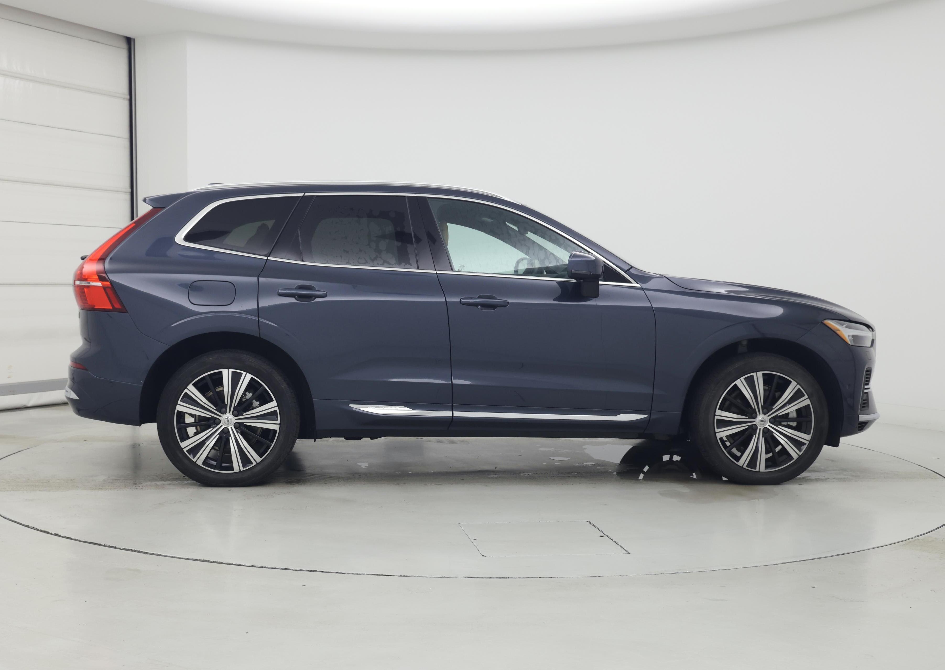 Thumbnail: 2022 Volvo XC60 - 7