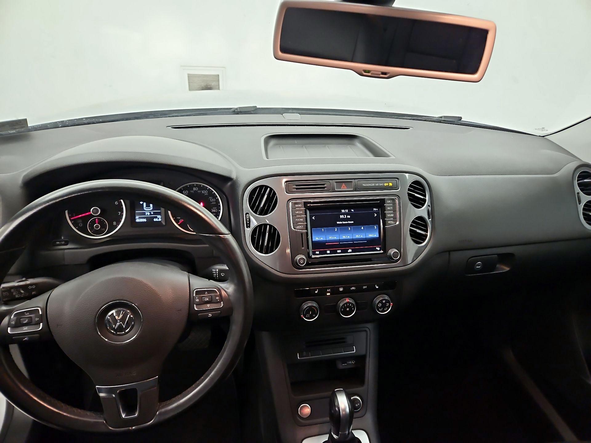 Thumbnail: 2017 Volkswagen Tiguan - 9