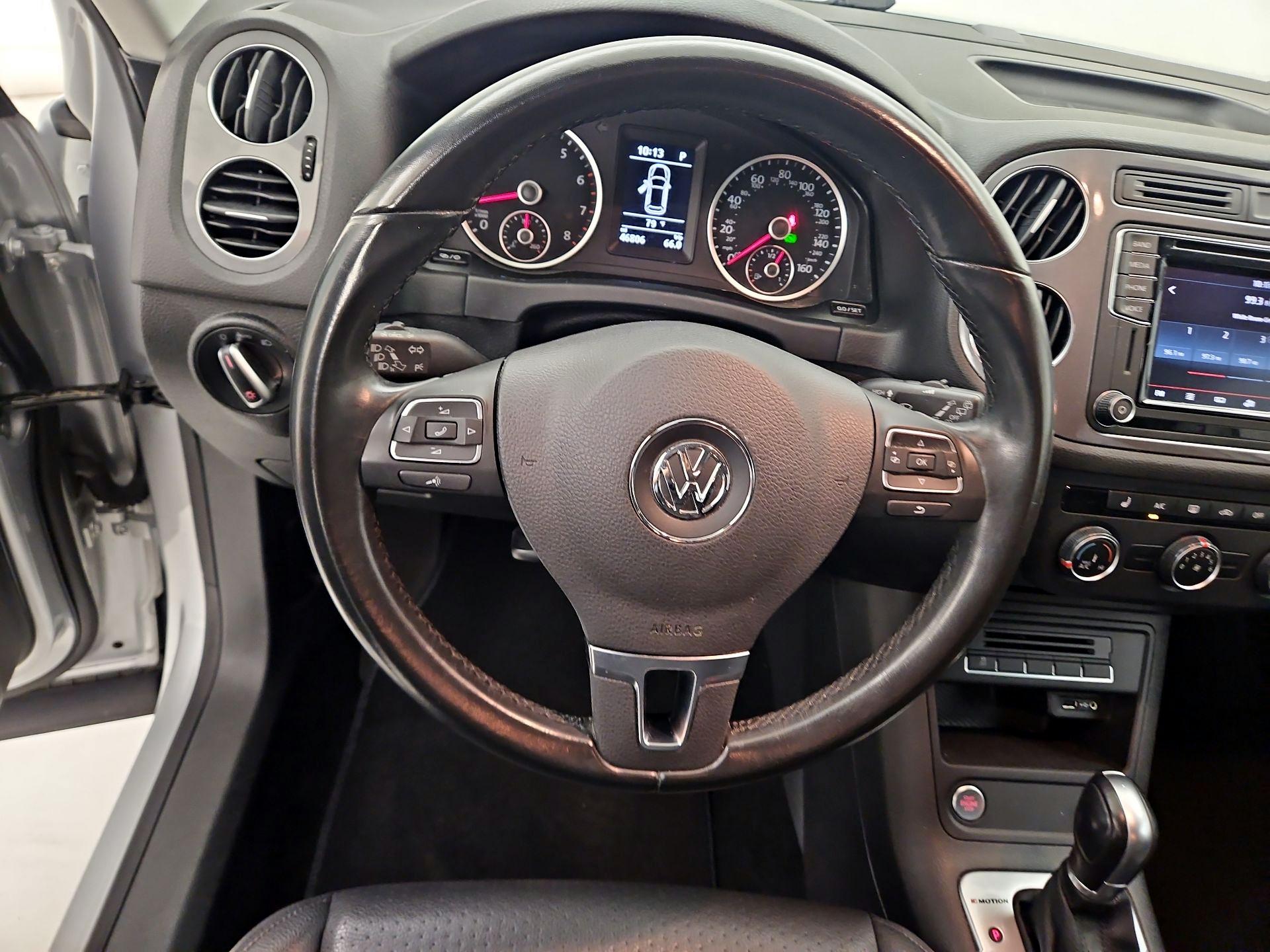 Thumbnail: 2017 Volkswagen Tiguan - 10