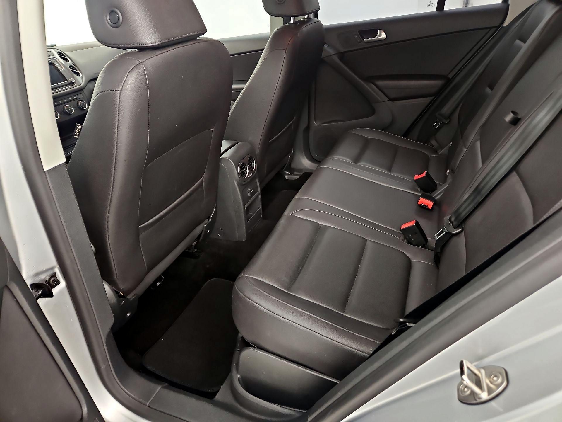 Thumbnail: 2017 Volkswagen Tiguan - 19