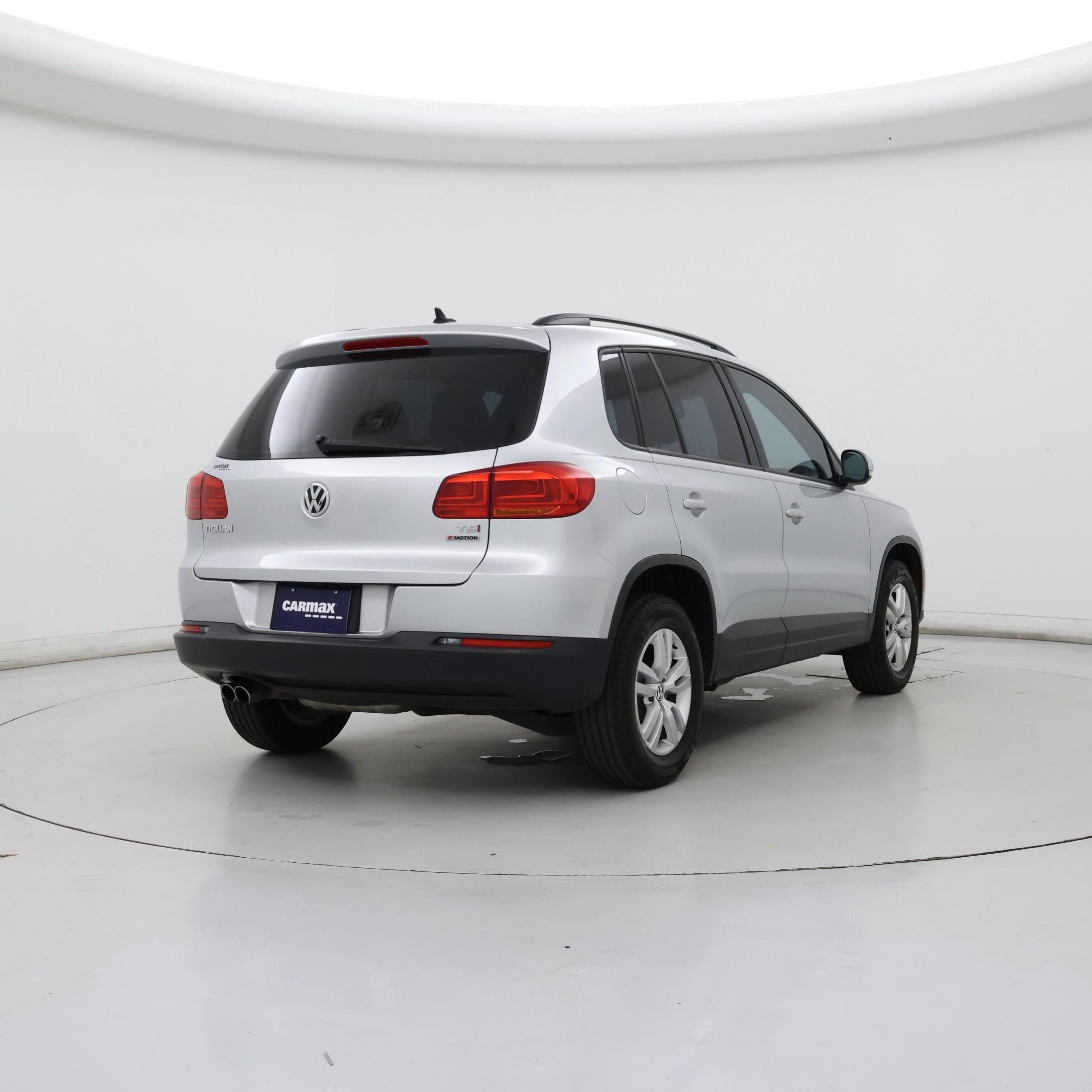 Thumbnail: 2017 Volkswagen Tiguan - 8