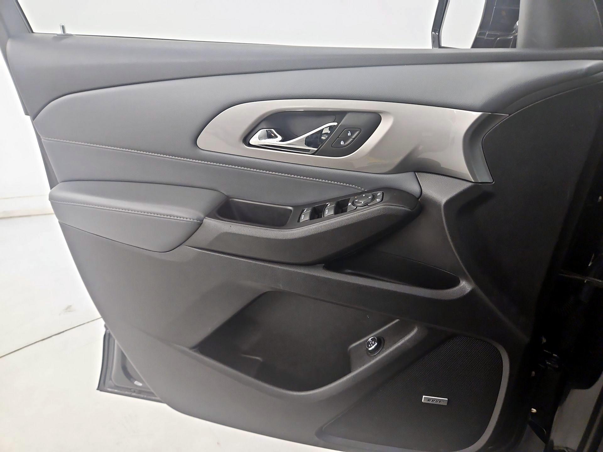 Thumbnail: 2019 Chevrolet Traverse - 12