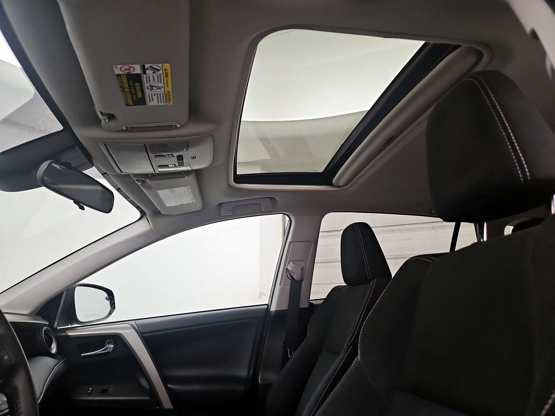 Thumbnail: 2017 Toyota RAV4 - 19