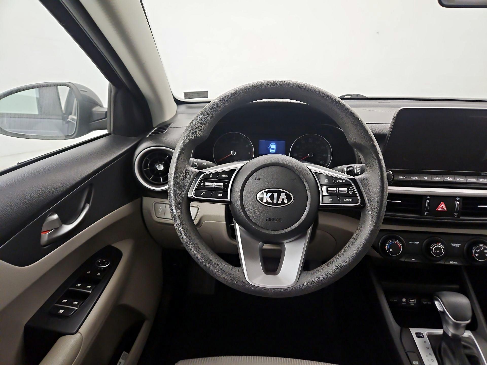 Thumbnail: 2020 Kia Forte - 10