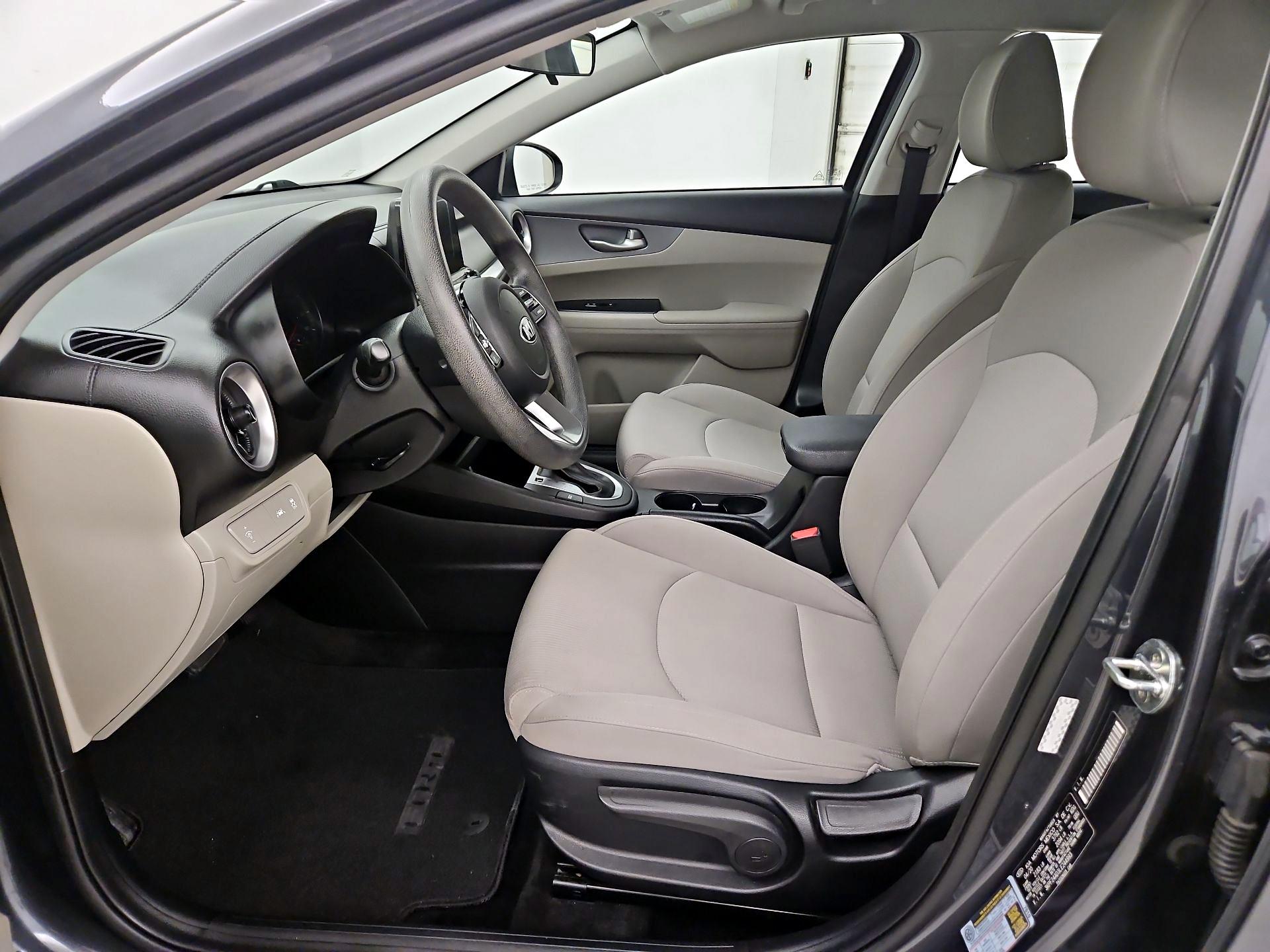 Thumbnail: 2020 Kia Forte - 11
