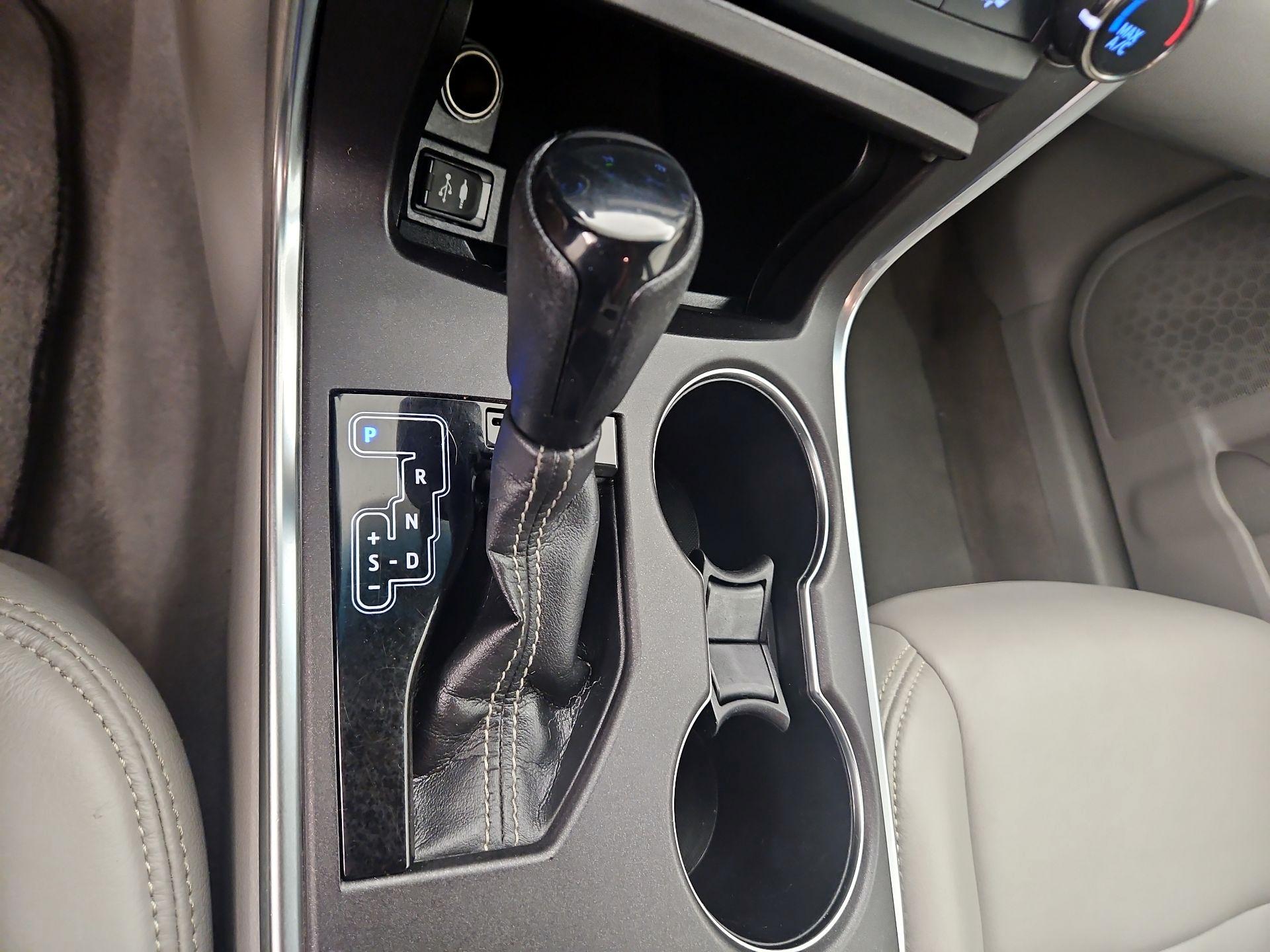 Thumbnail: 2016 Toyota Camry - 17
