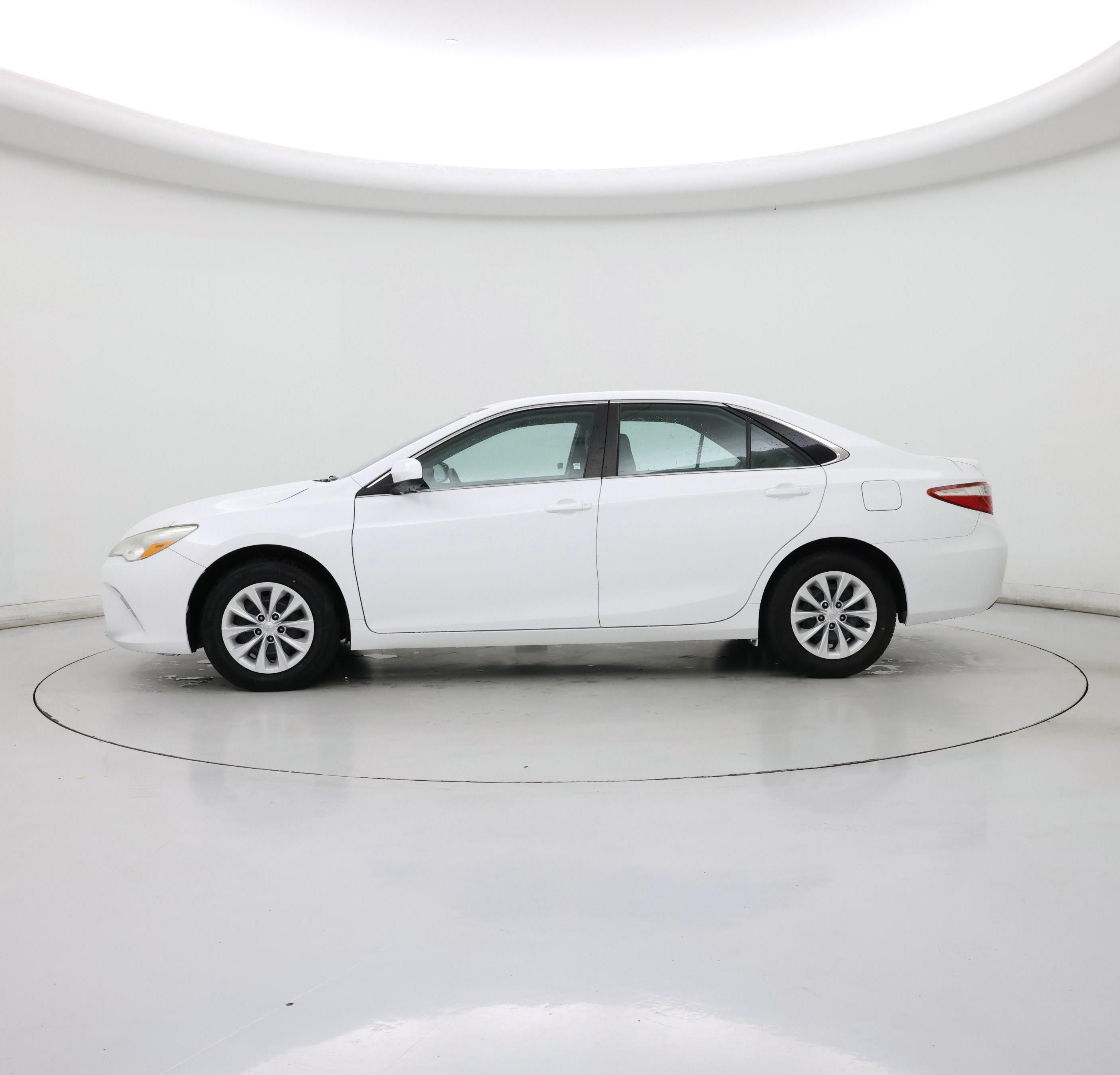 Thumbnail: 2016 Toyota Camry - 3