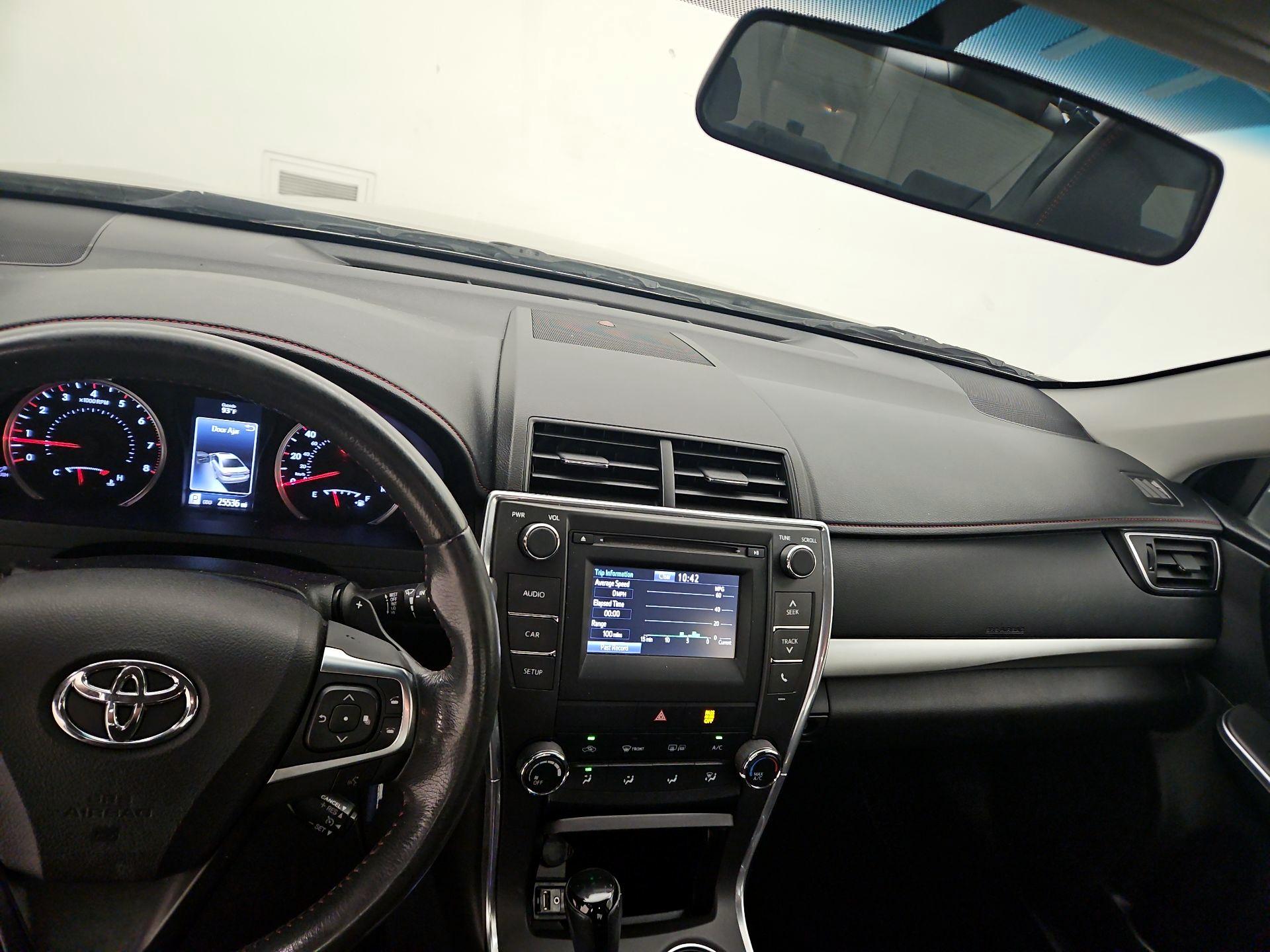Thumbnail: 2017 Toyota Camry - 9