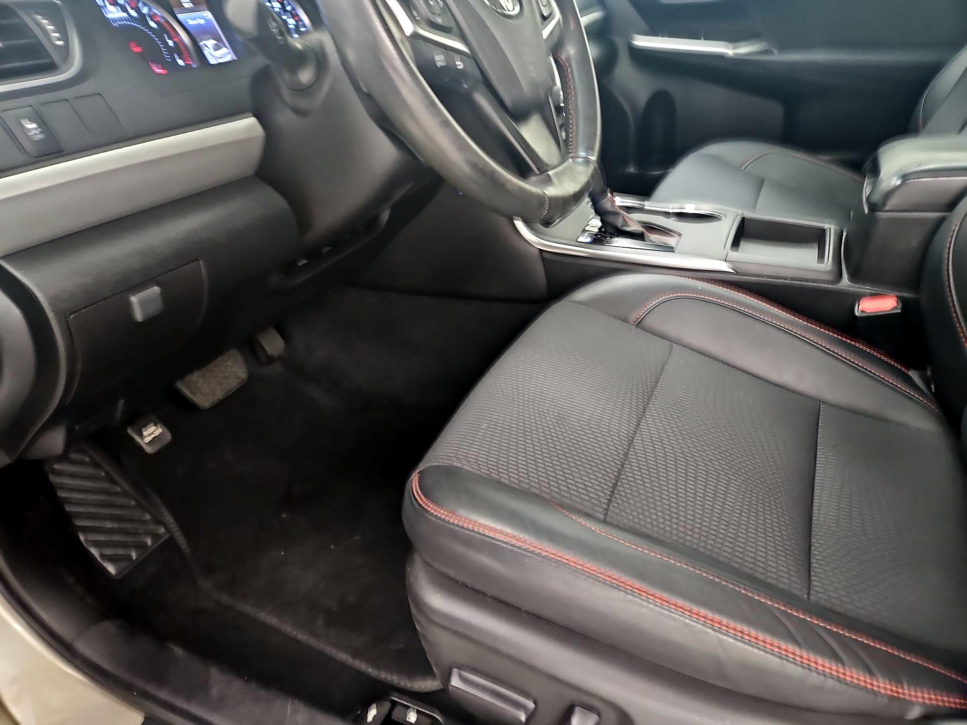 Thumbnail: 2017 Toyota Camry - 11