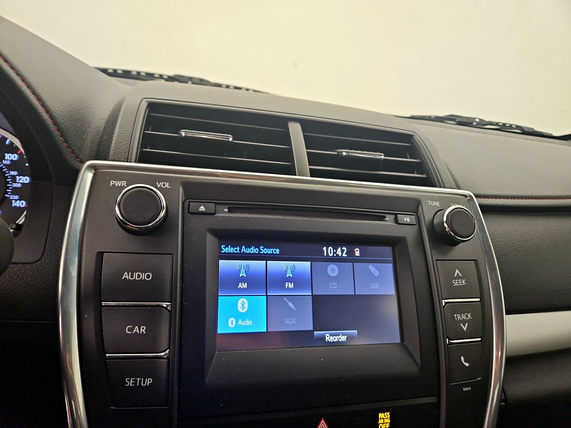Thumbnail: 2017 Toyota Camry - 15