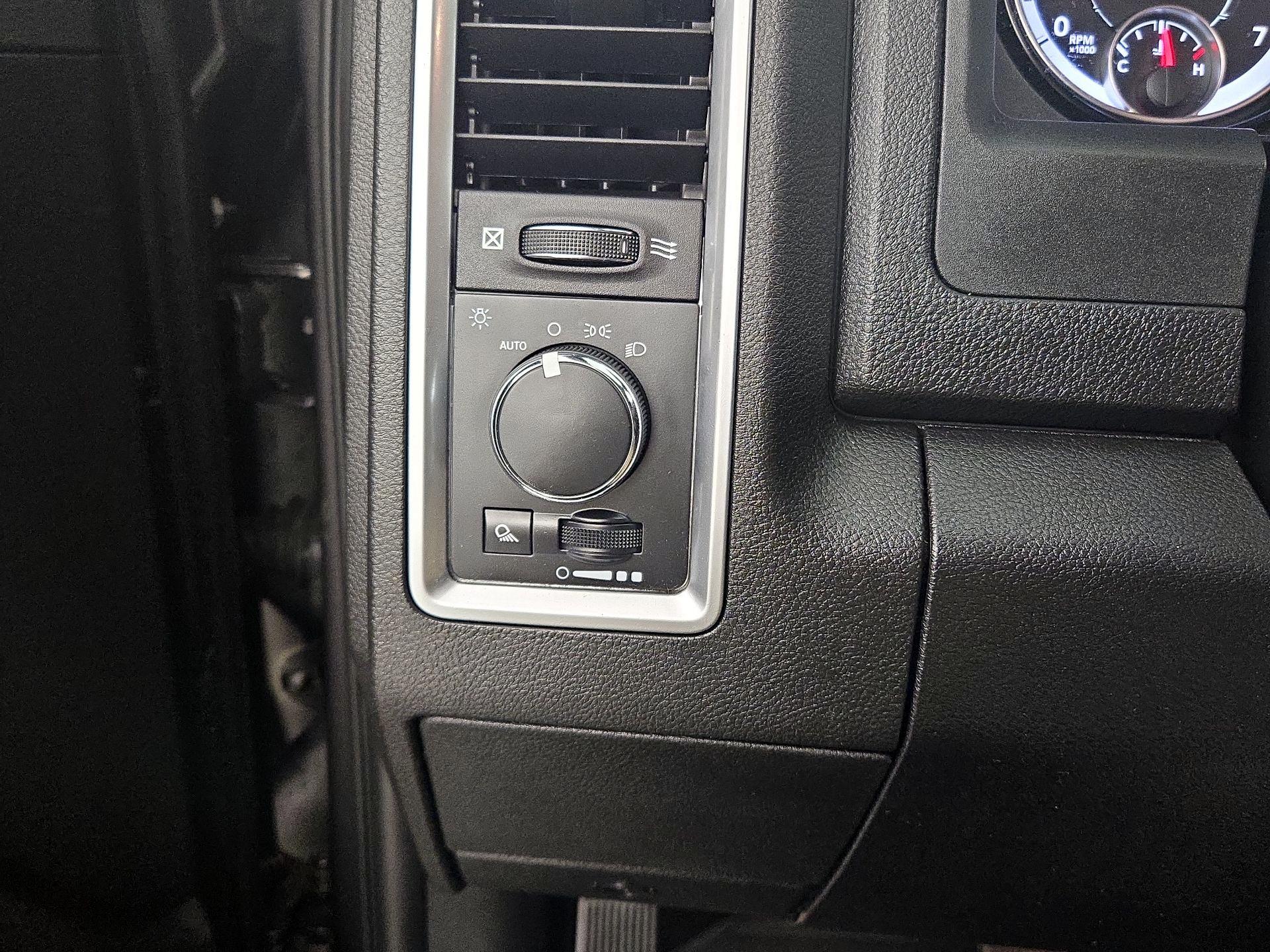 Thumbnail: 2021 RAM 1500 Classic - 13