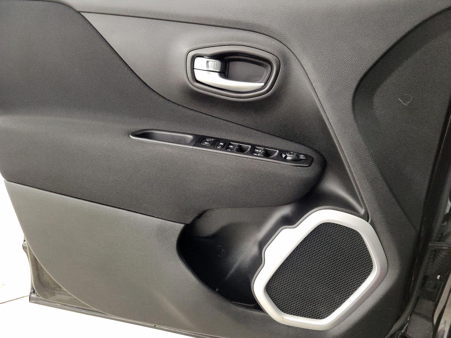 Thumbnail: 2020 Jeep Renegade - 12