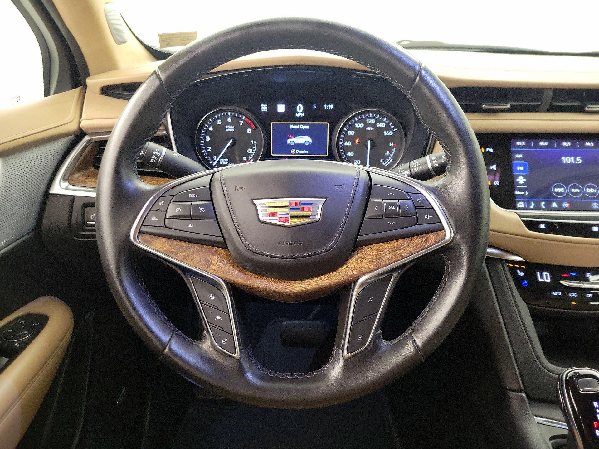Thumbnail: 2021 Cadillac XT5 - 10