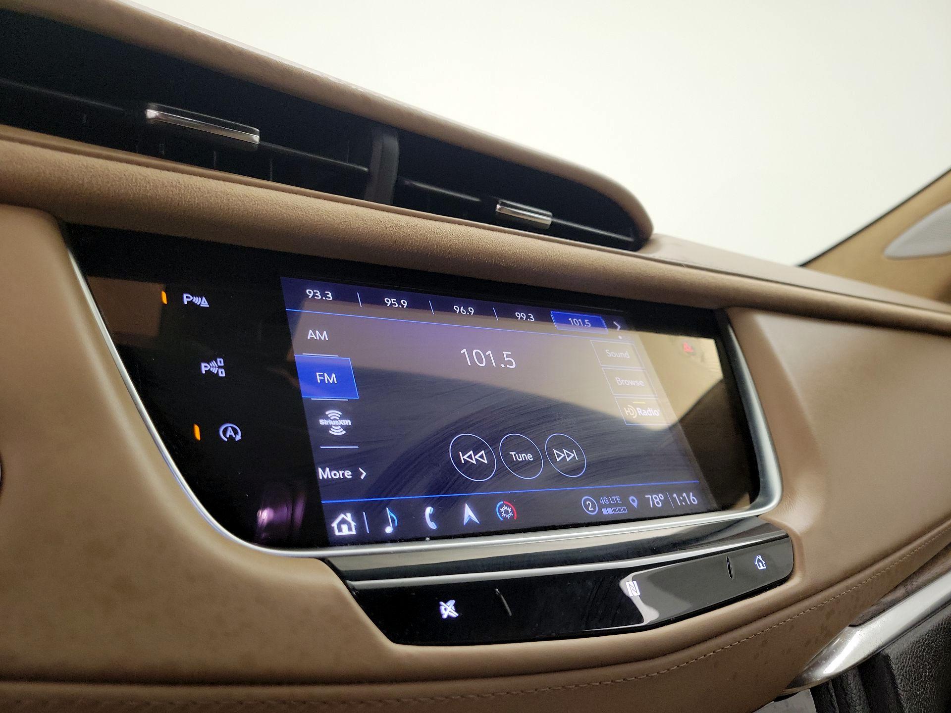Thumbnail: 2021 Cadillac XT5 - 16