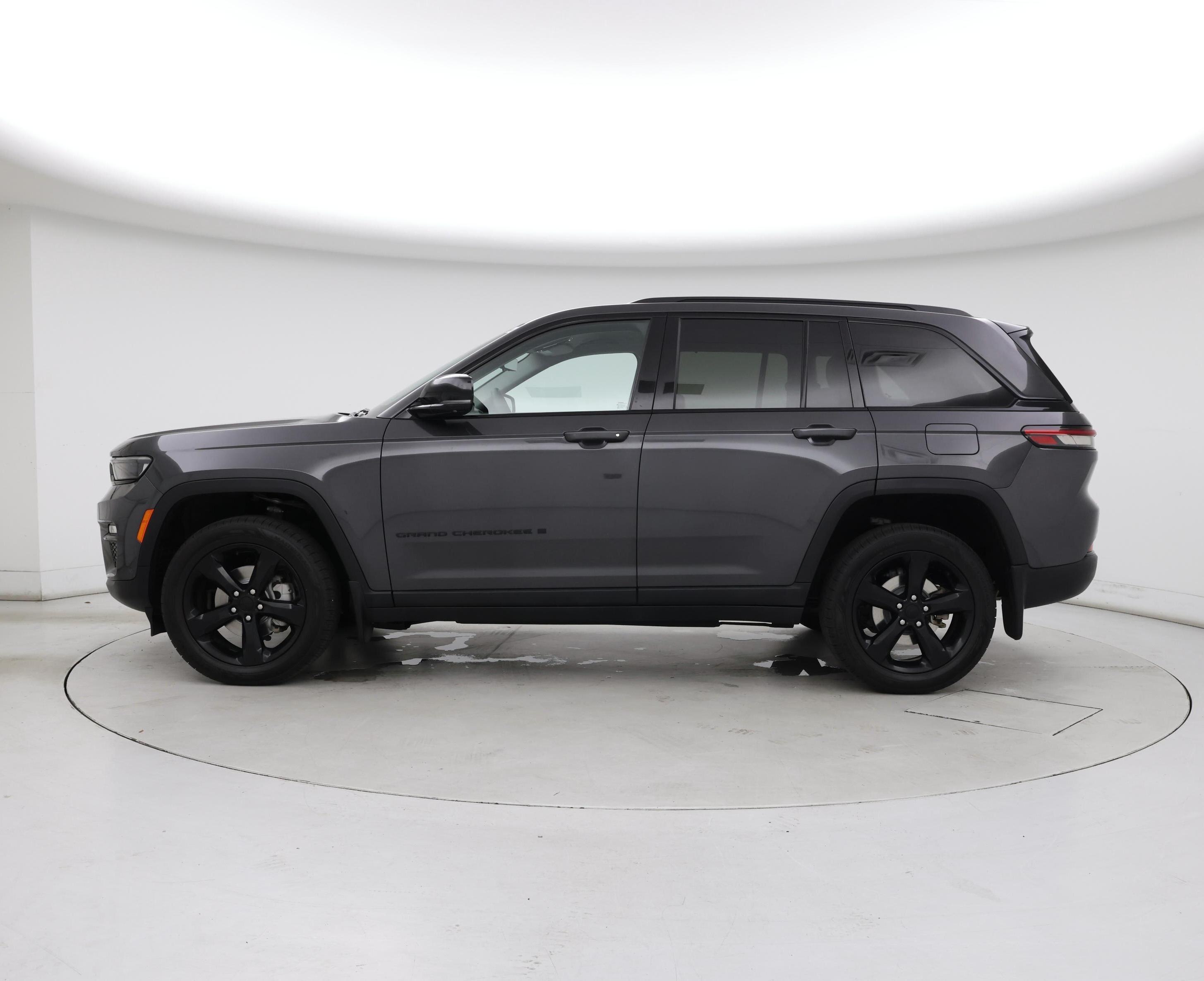 Thumbnail: 2023 Jeep Grand Cherokee - 3