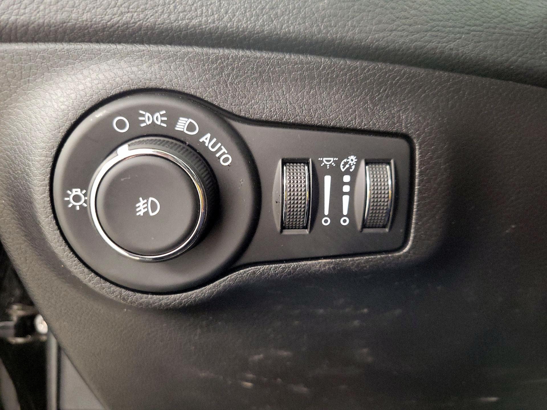 Thumbnail: 2020 Jeep Compass - 13