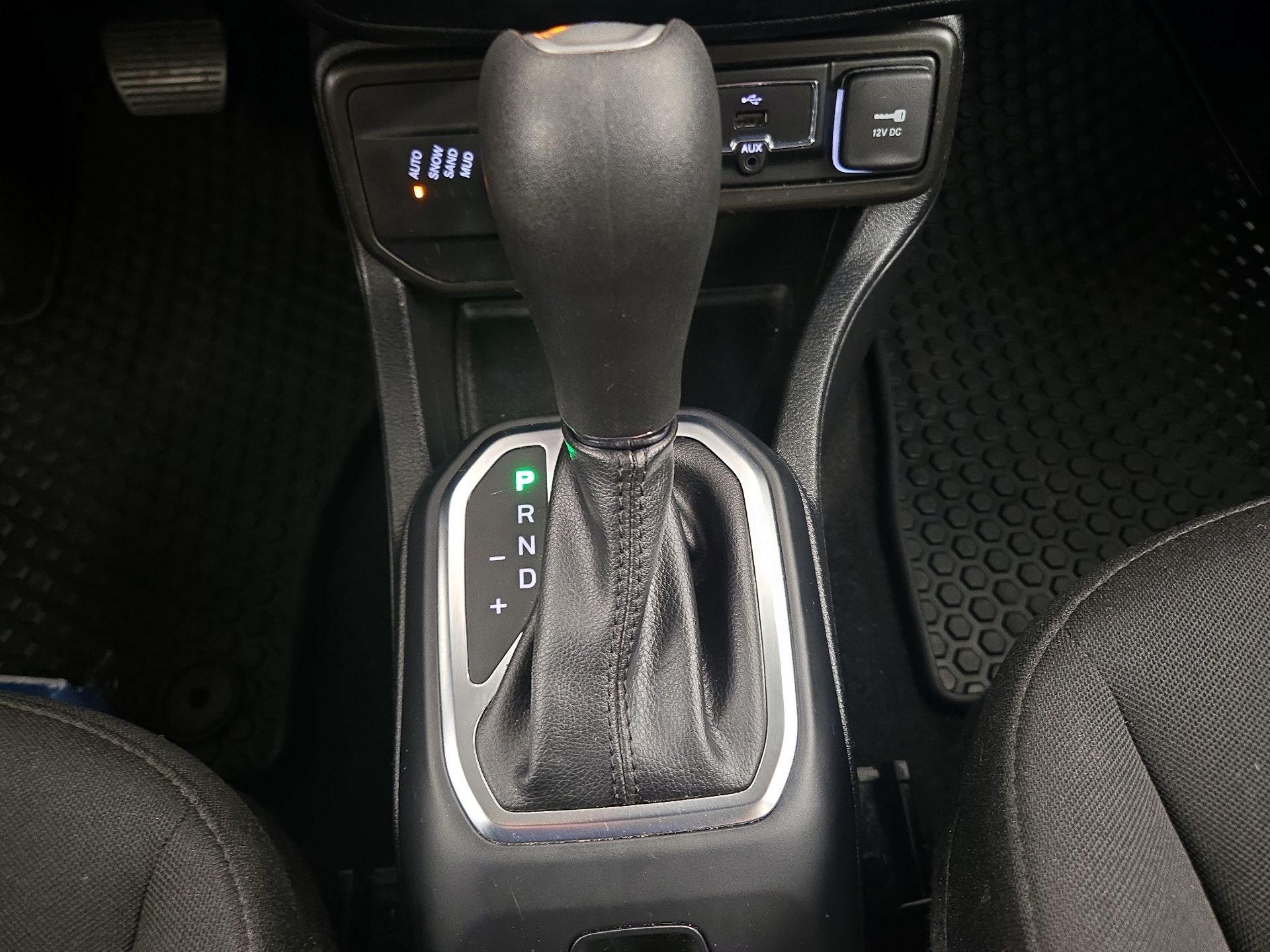 Thumbnail: 2020 Jeep Renegade - 17