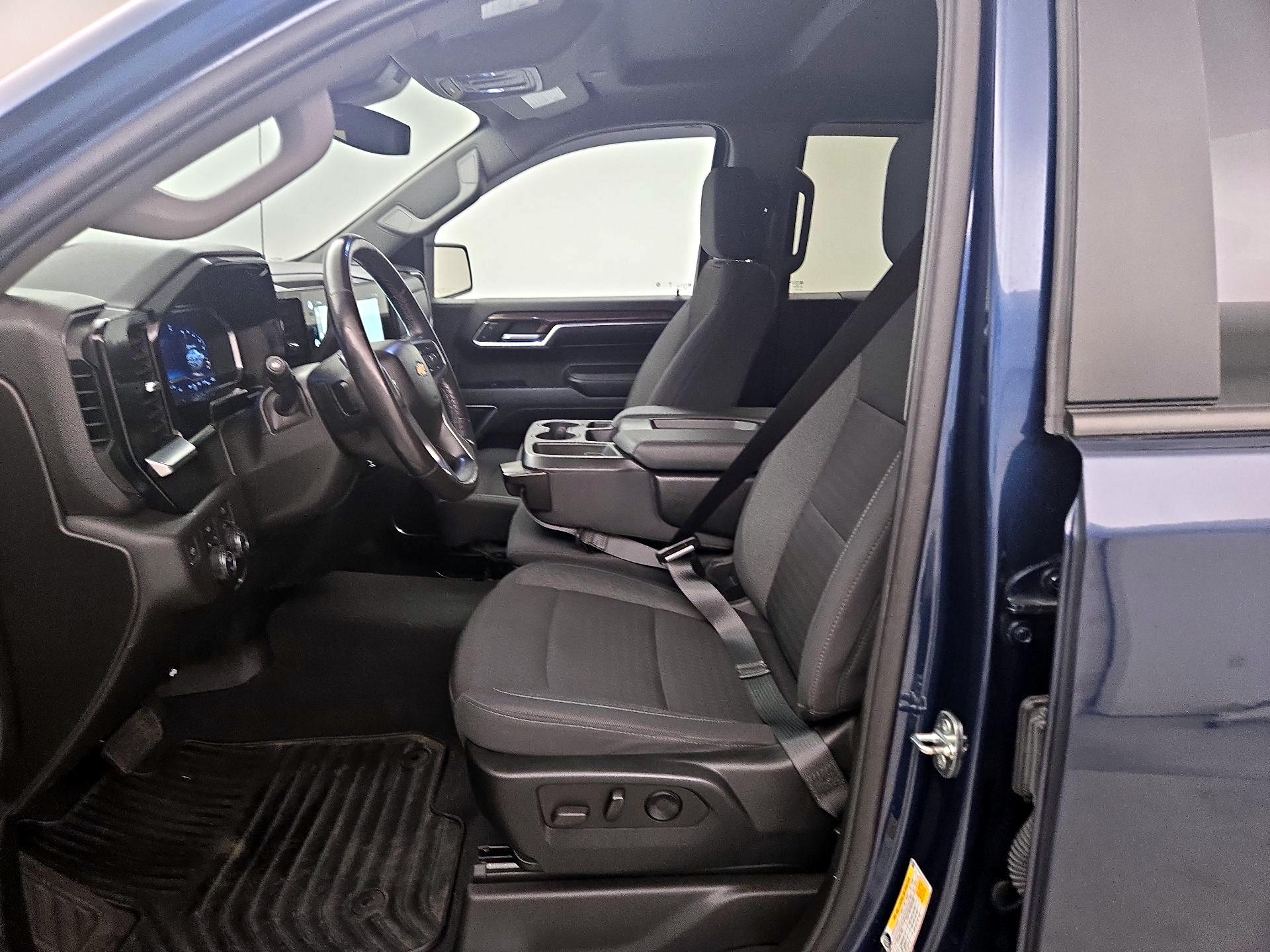Thumbnail: 2022 Chevrolet Silverado 1500 - 11