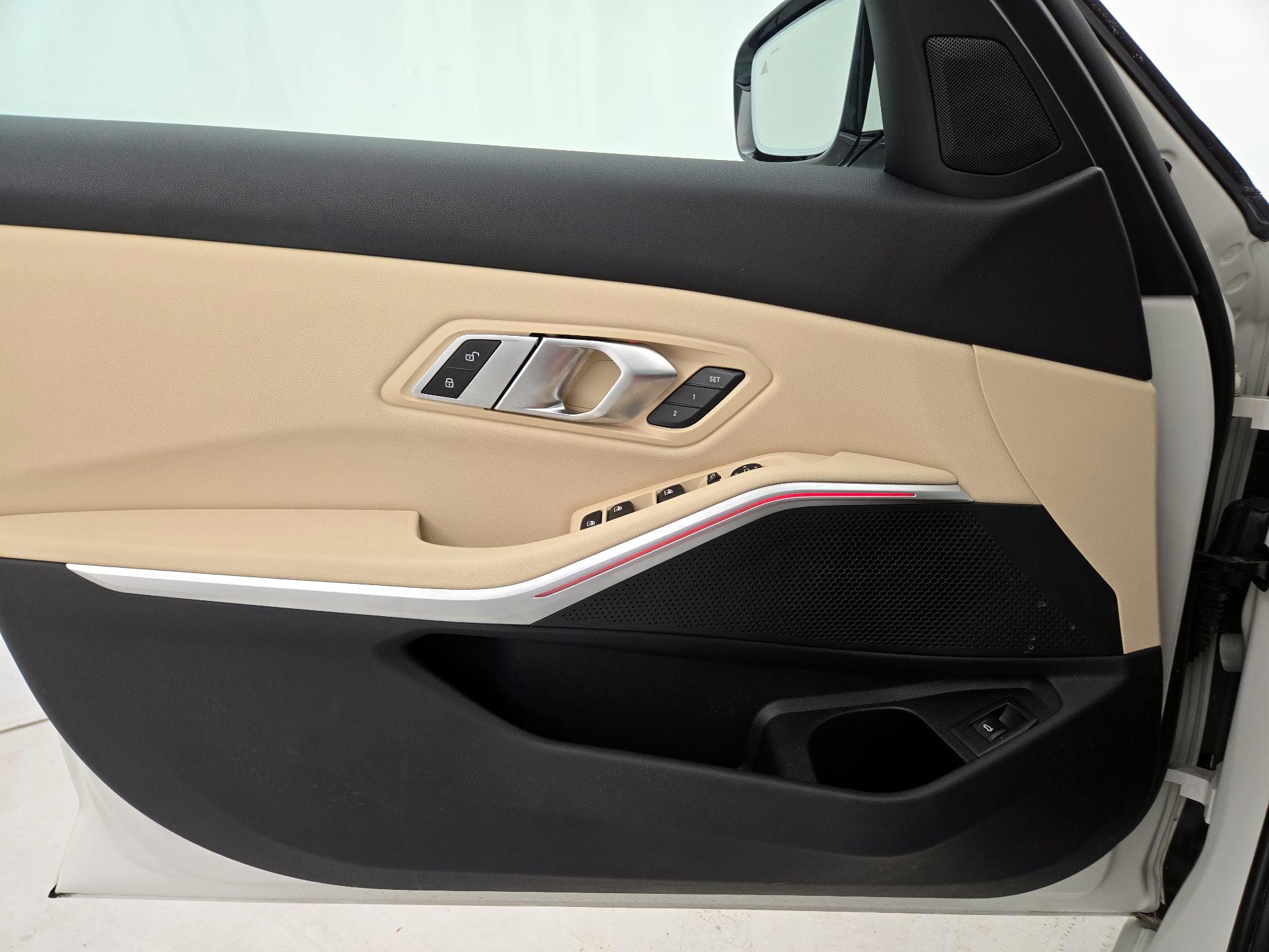 Thumbnail: 2021 BMW 3 Series - 12