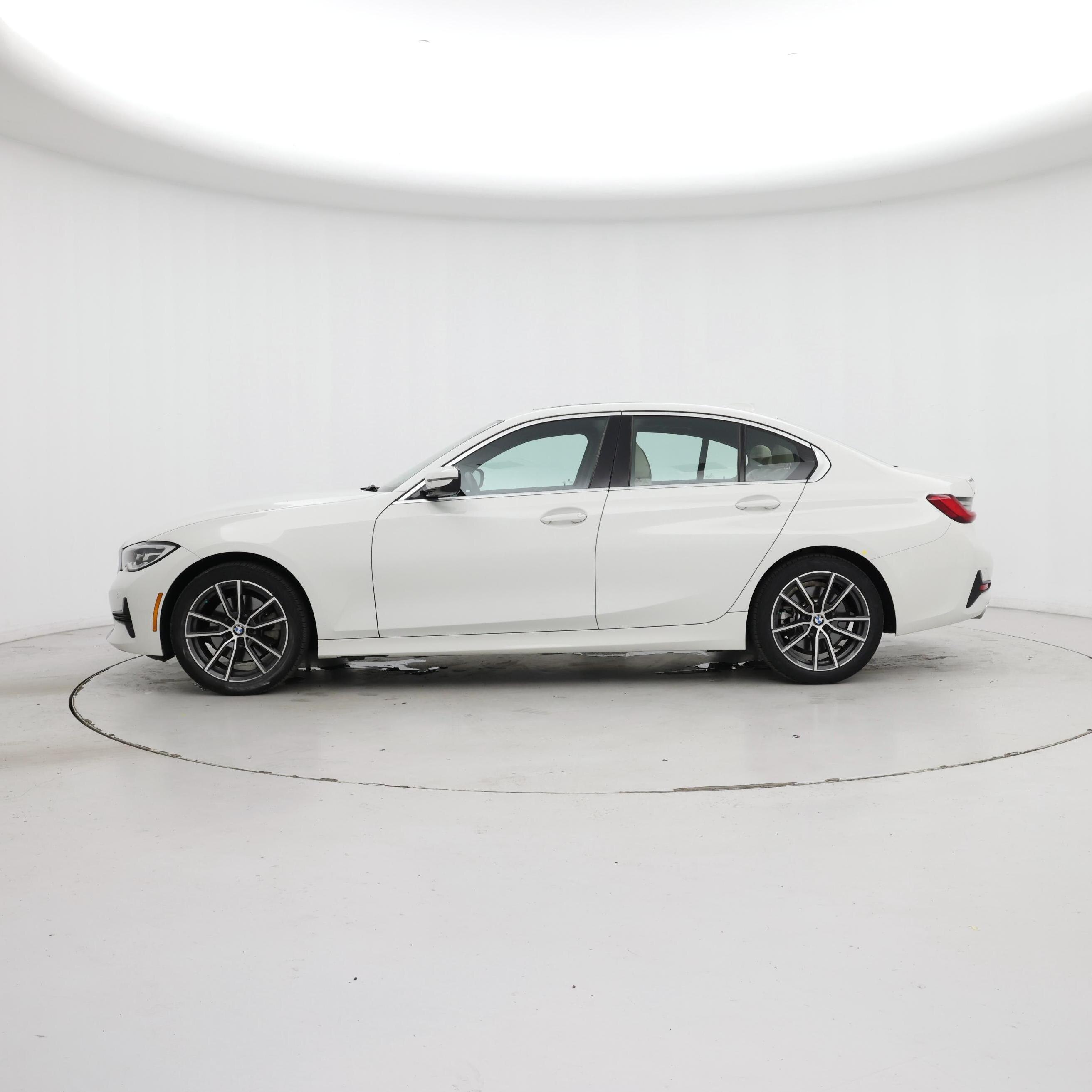 Thumbnail: 2021 BMW 3 Series - 3