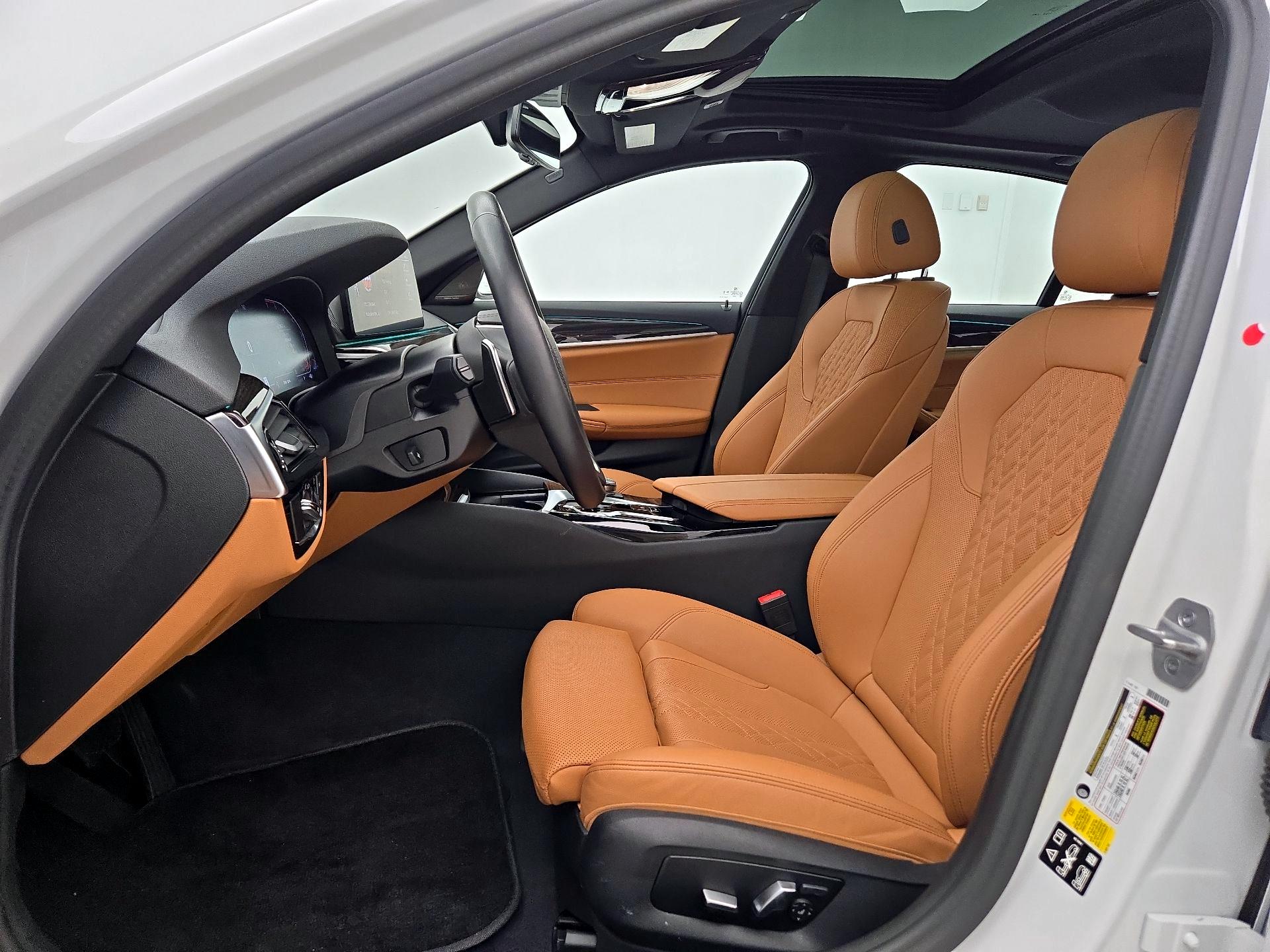 Thumbnail: 2023 BMW 5 Series - 11