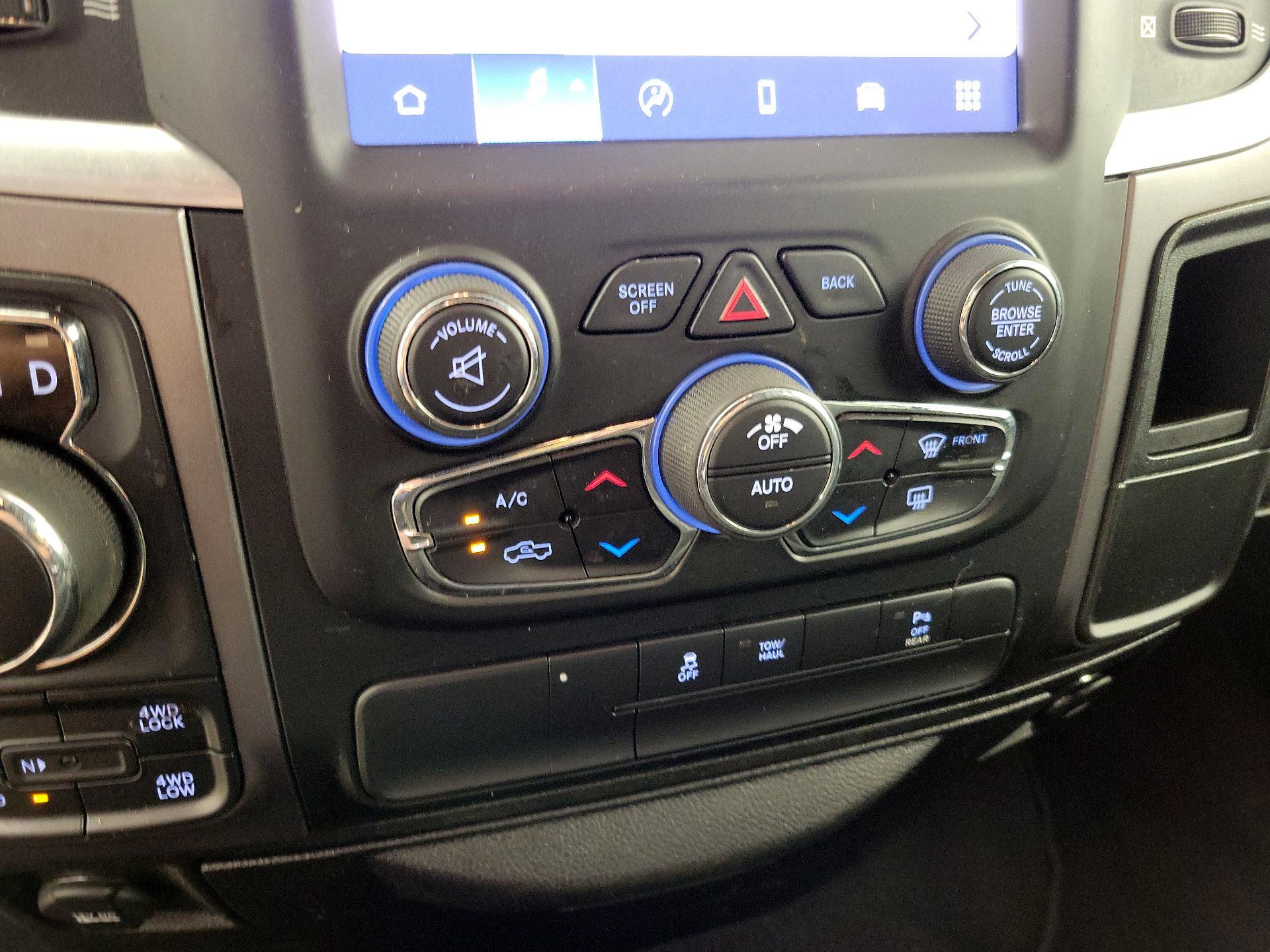 Thumbnail: 2022 RAM 1500 Classic - 16