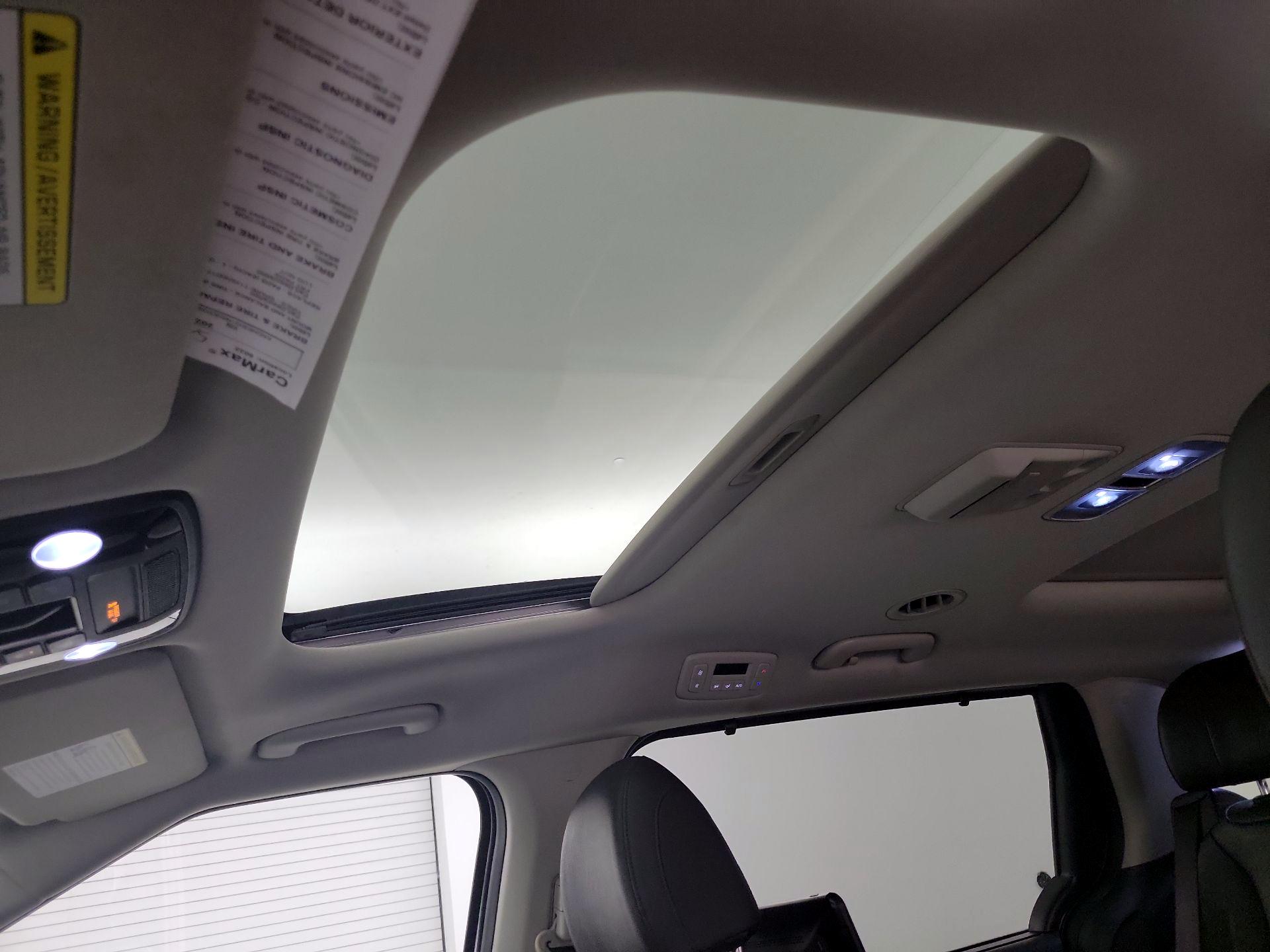 Thumbnail: 2022 Kia Carnival - 20