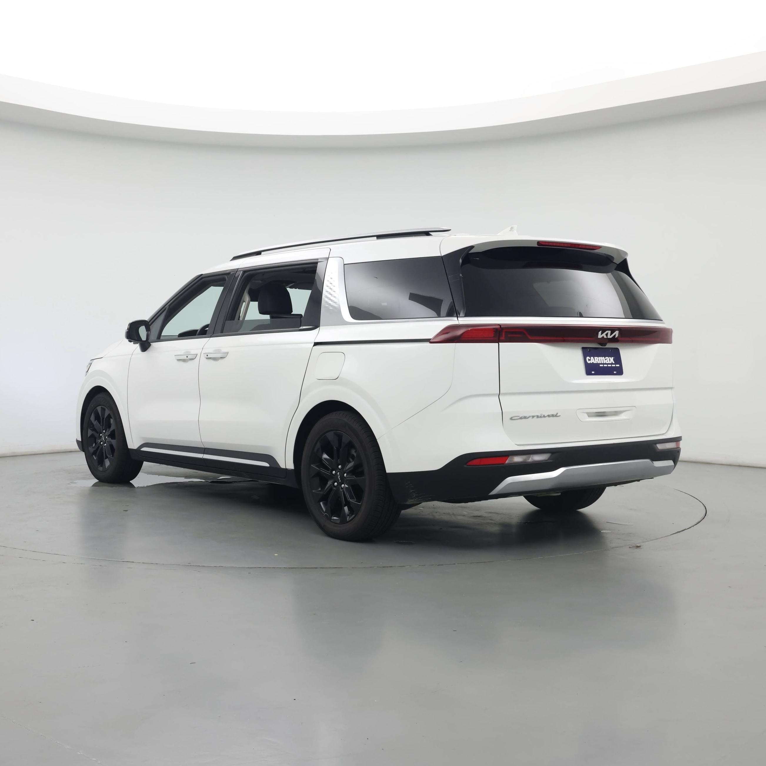 Thumbnail: 2022 Kia Carnival - 3