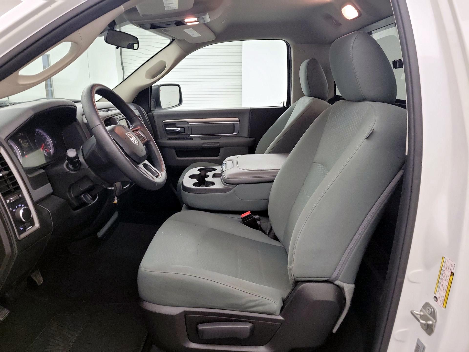 Thumbnail: 2020 RAM 1500 Classic - 9
