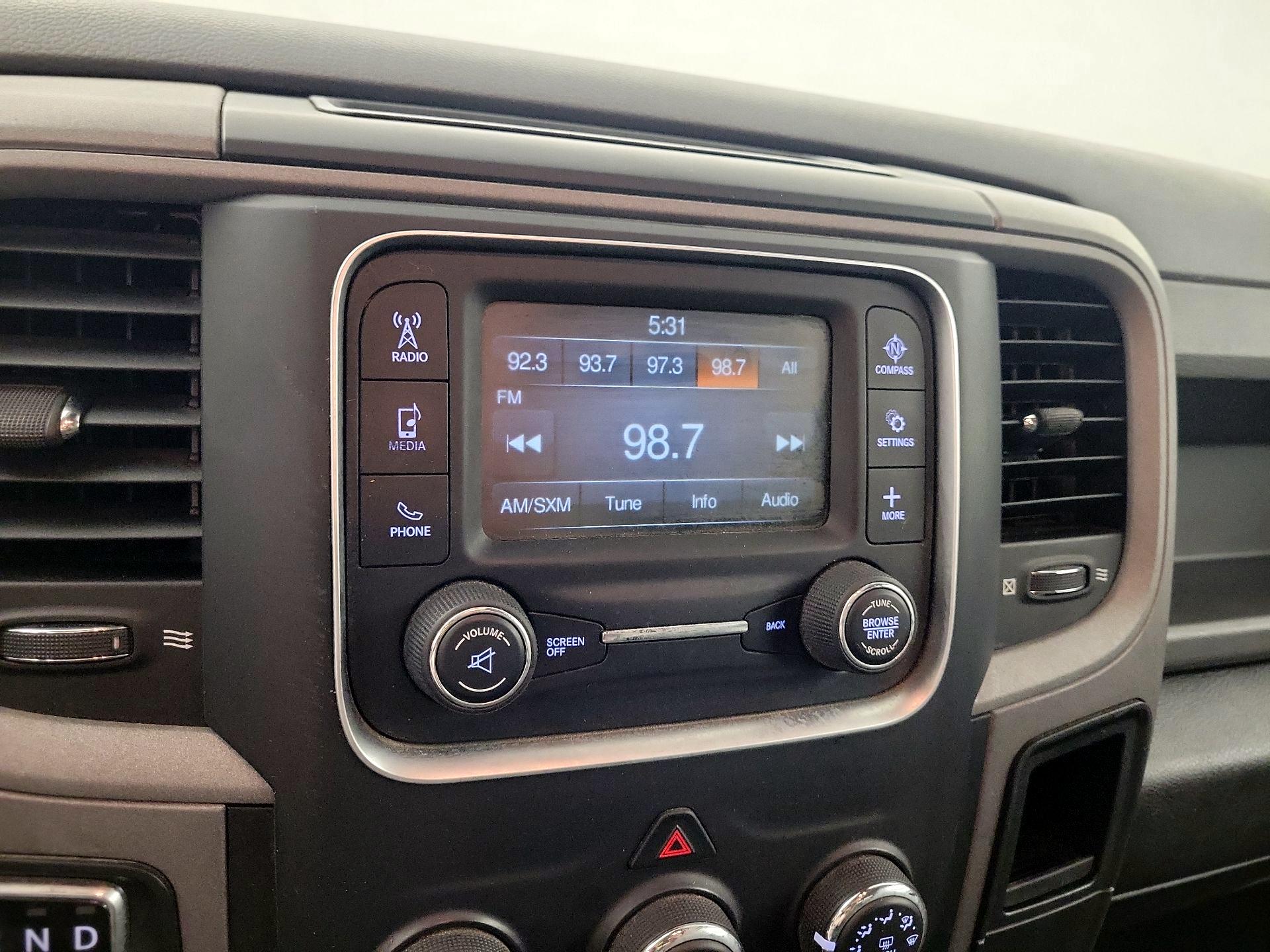 Thumbnail: 2020 RAM 1500 Classic - 13