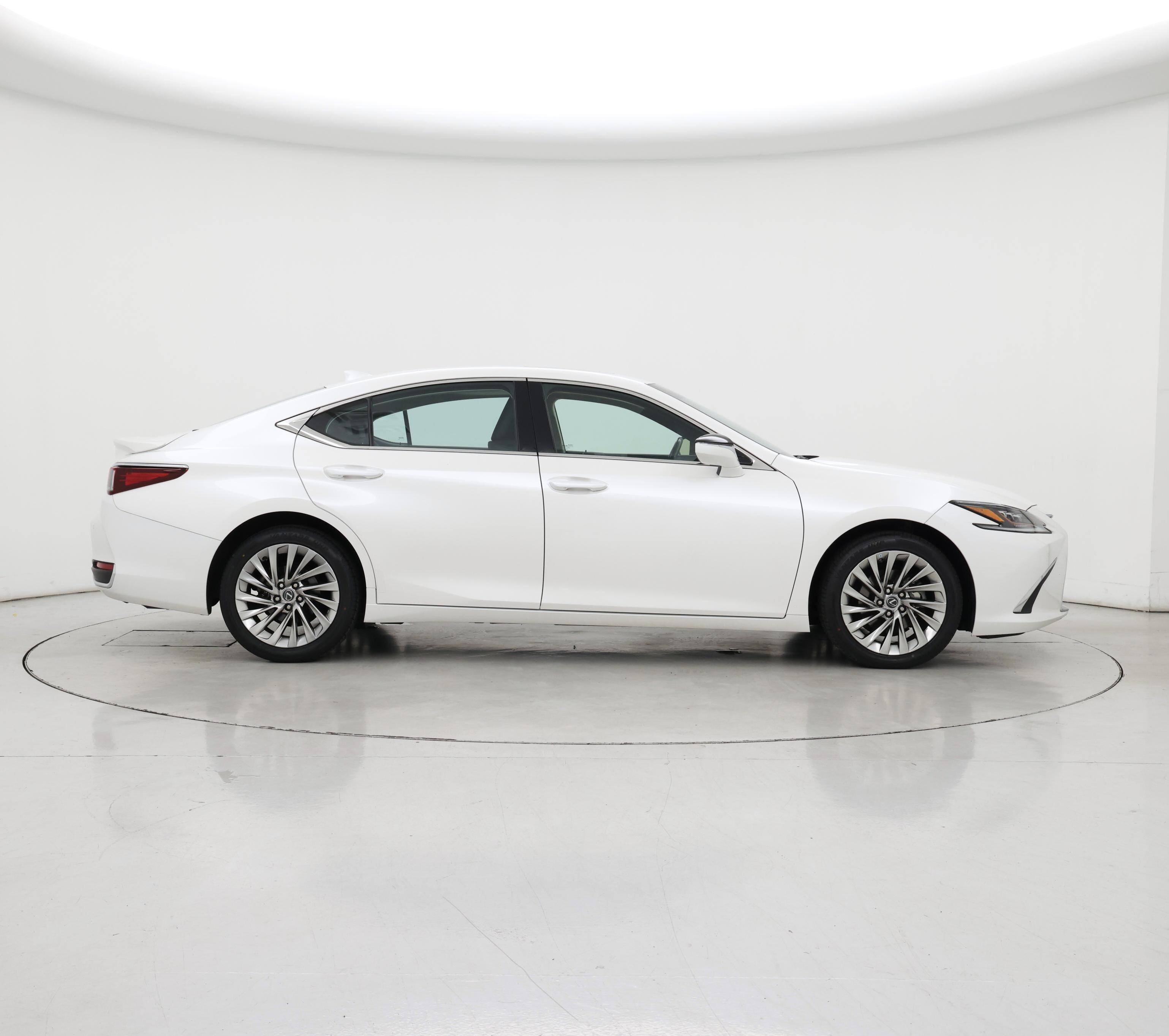 Thumbnail: 2021 Lexus ES - 7